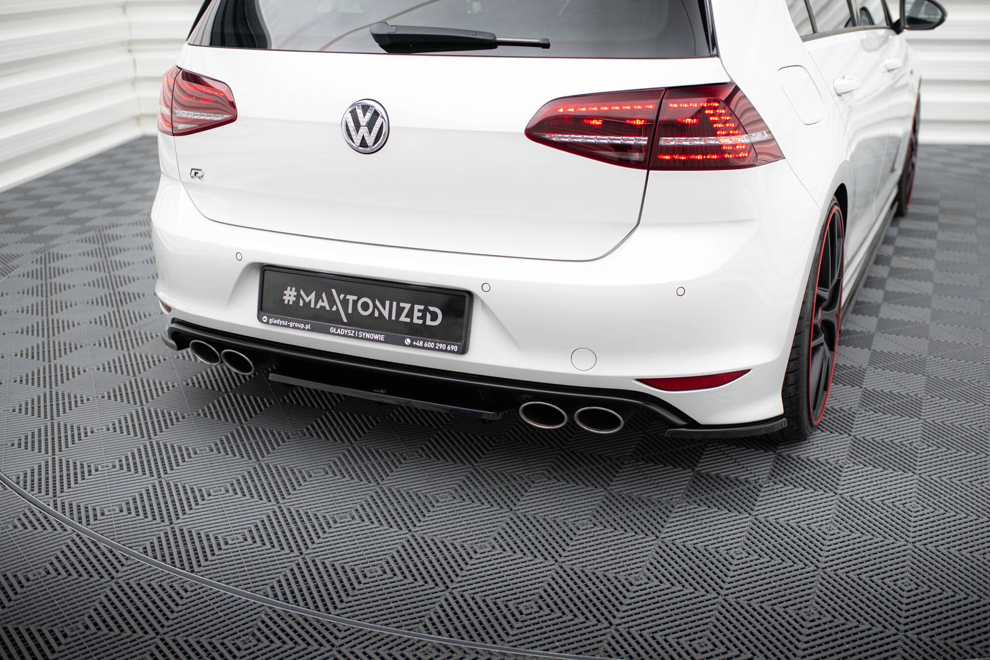 Heckansatz VW GOLF 7 R im DTM LOOK schwarz Hochglanz