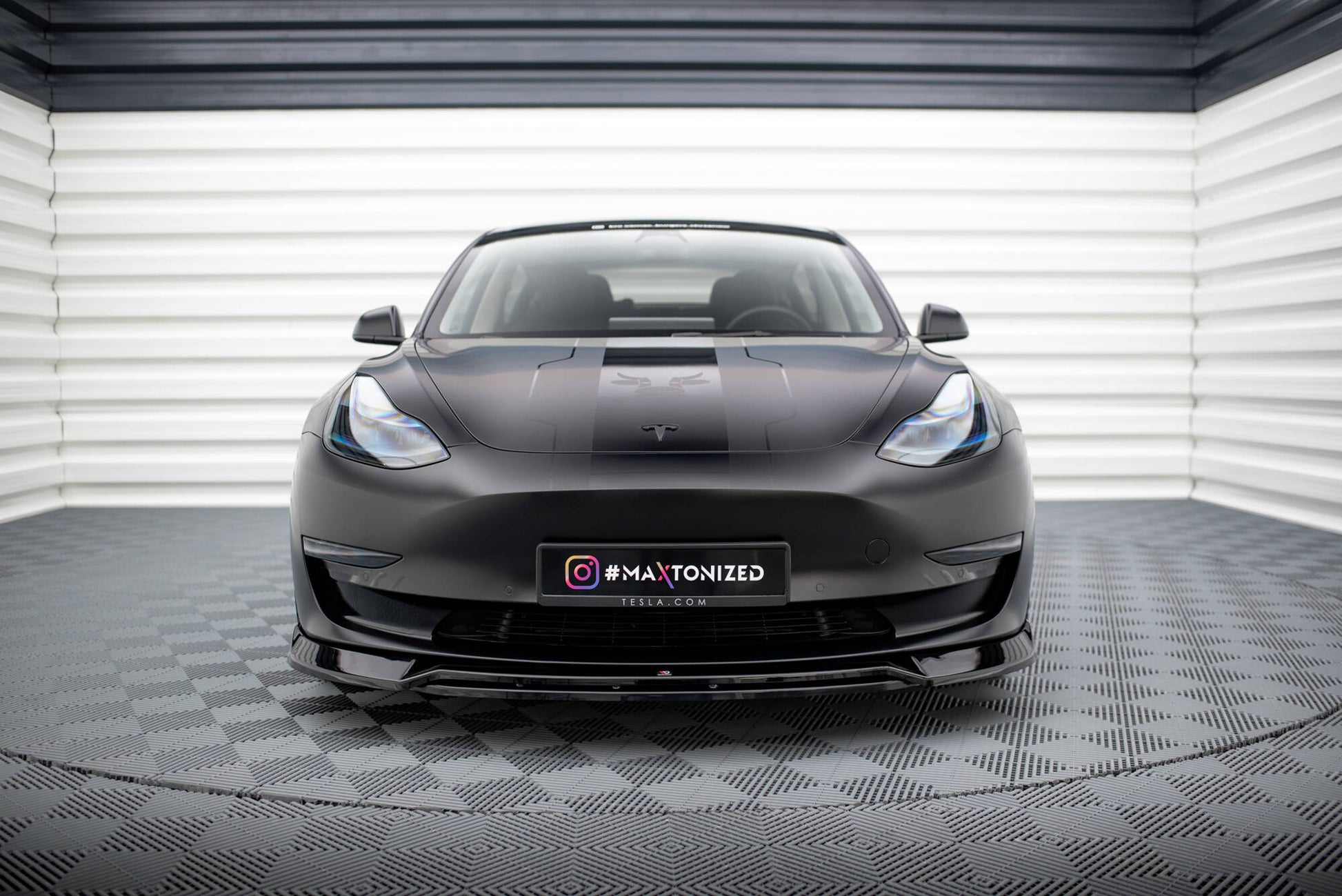 Front Ansatz V.3 für Tesla Model 3 schwarz Hochglanz