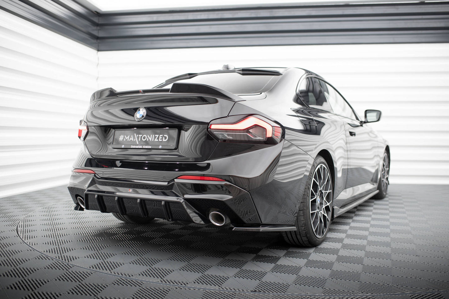 Heck Ansatz Flaps Diffusor V.3 für BMW 2 G42 schwarz Hochglanz