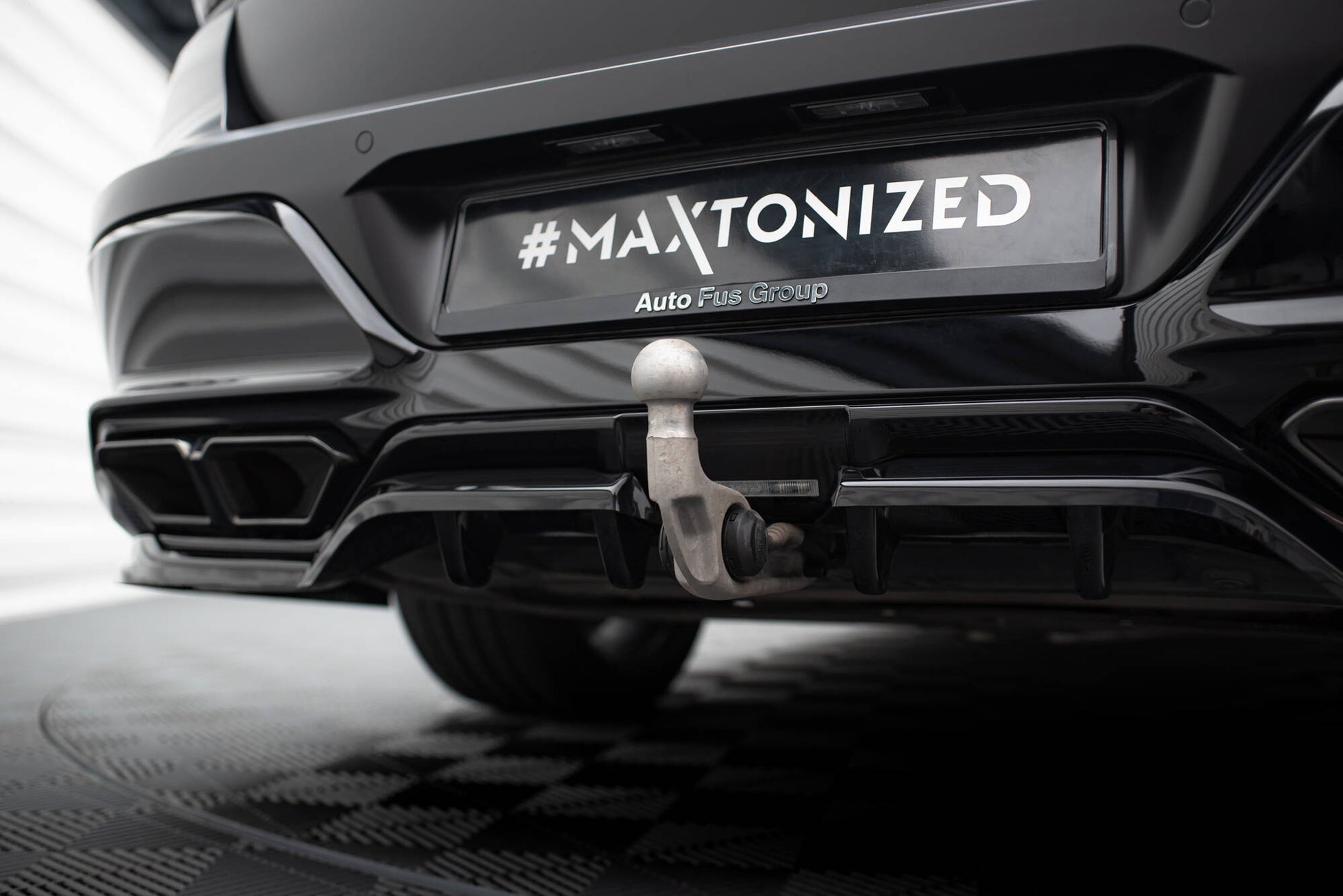 Mittlerer Cup Diffusor DTM Look Heck Ansatz für BMW M760e G70 schwarz Hochglanz