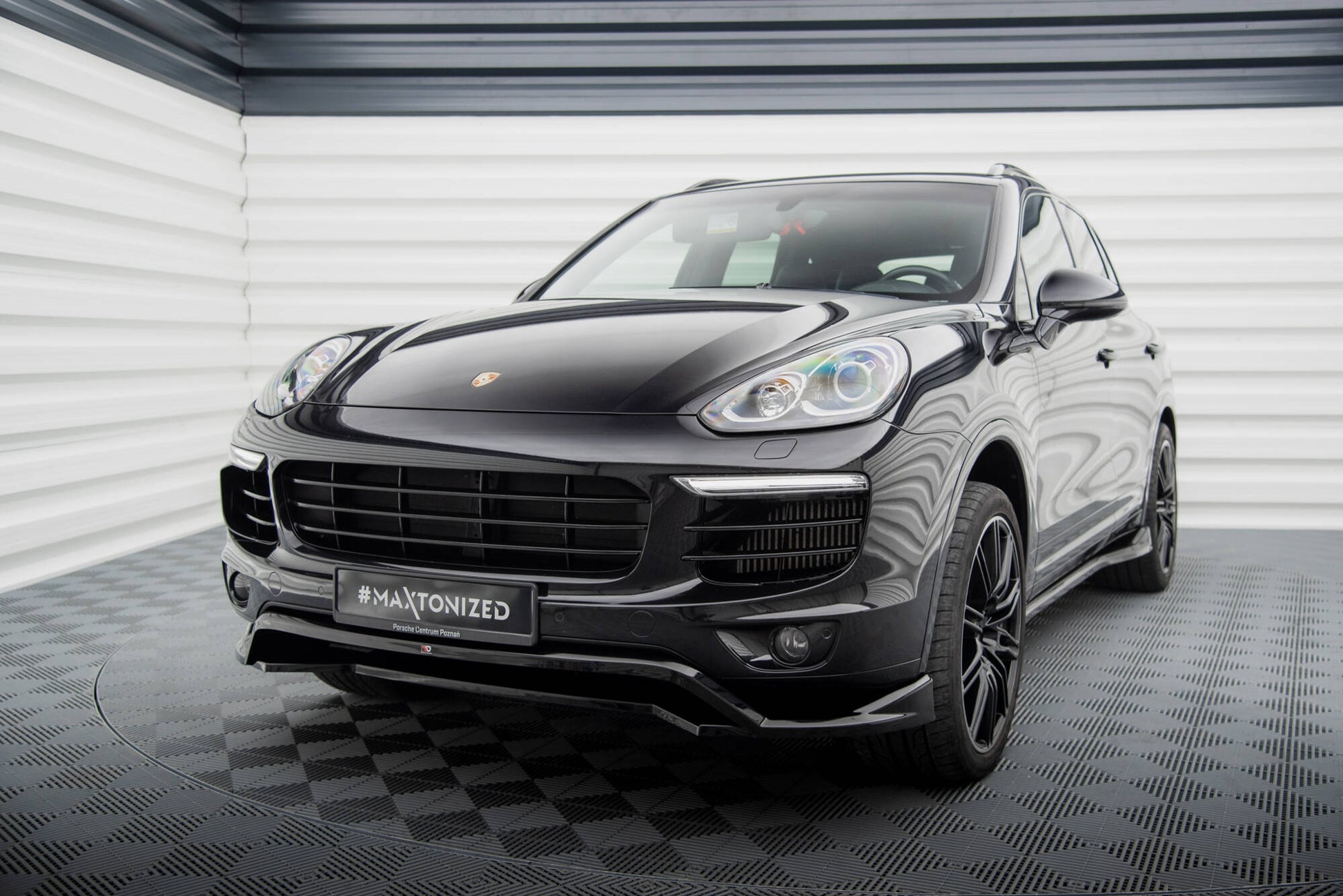 Front Ansatz für Porsche Cayenne Mk2 Facelift schwarz Hochglanz
