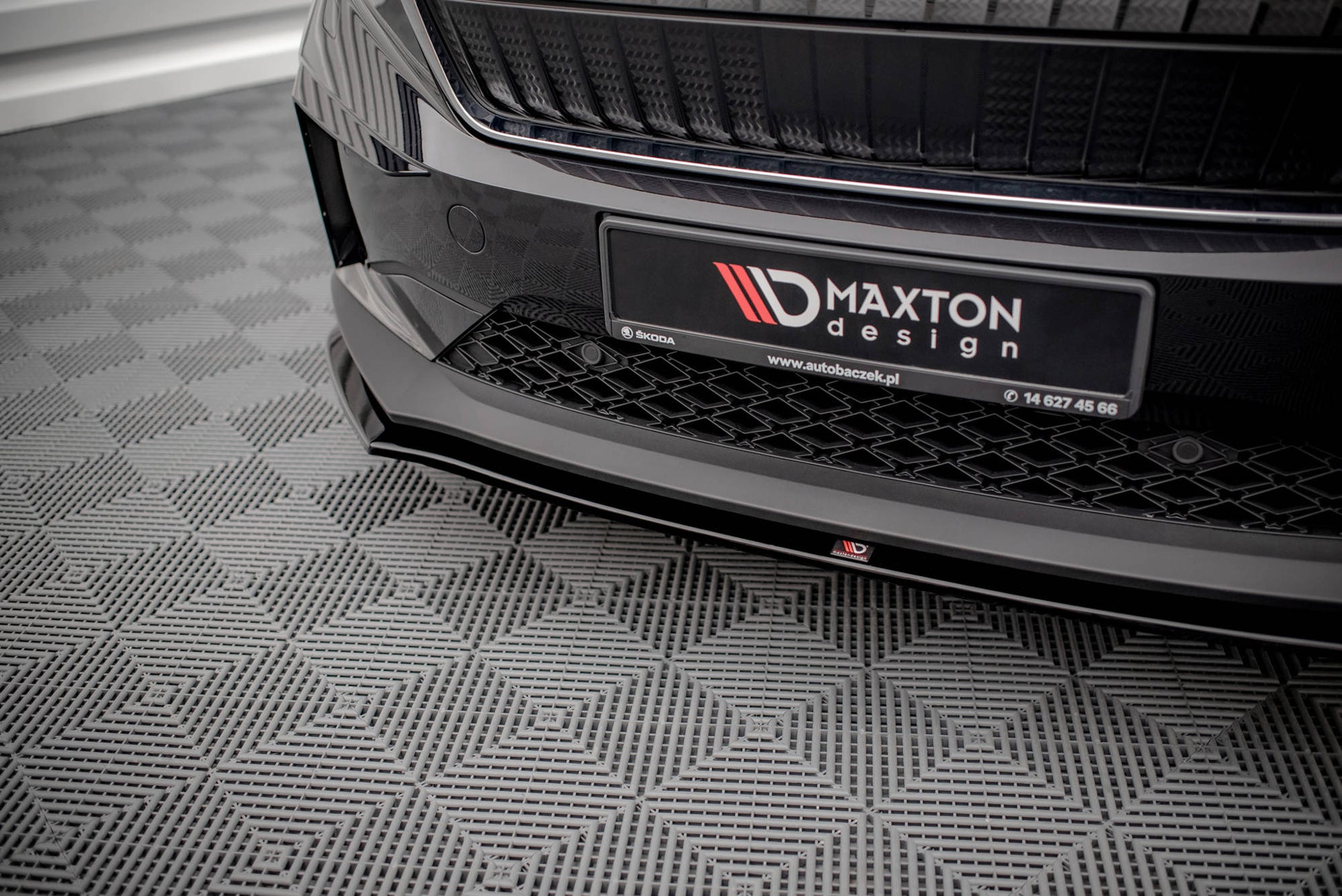 Front Ansatz V.1 für Skoda Enyaq iV schwarz Hochglanz
