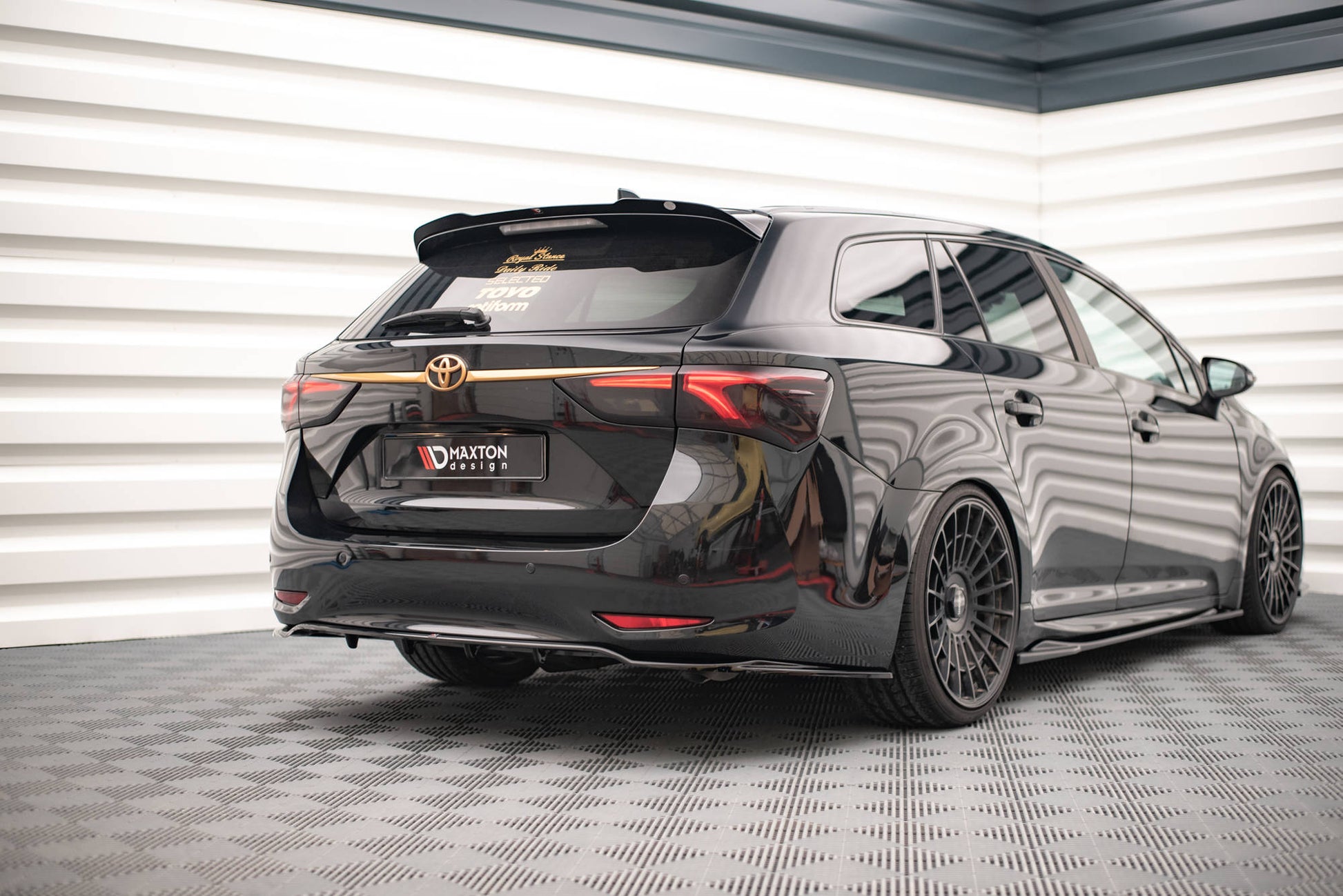 Spoiler CAP für Toyota Avensis Mk3 Facelift Wagon schwarz matt