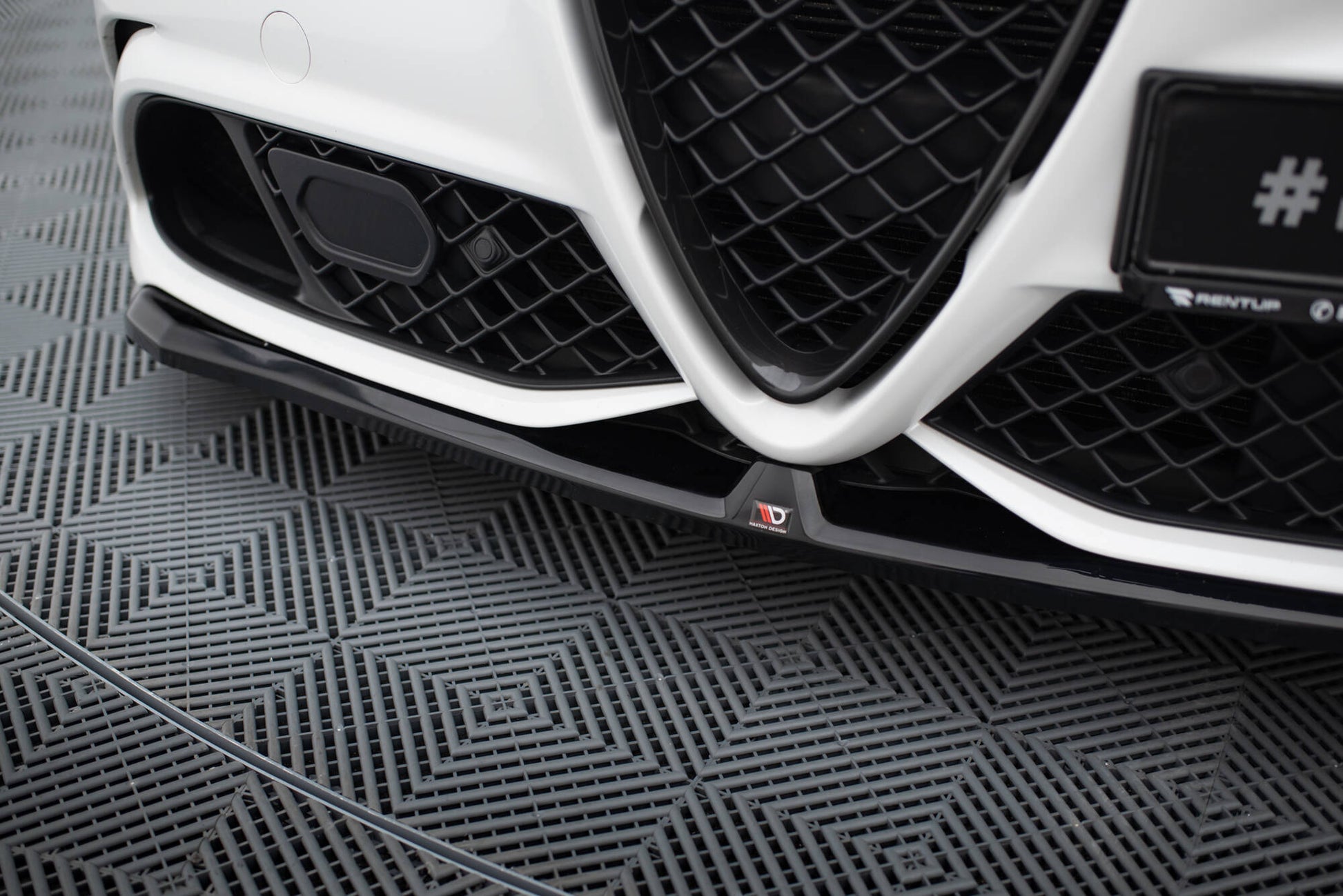 Front Ansatz für Alfa Romeo Giulia Quadrifoglio schwarz Hochglanz