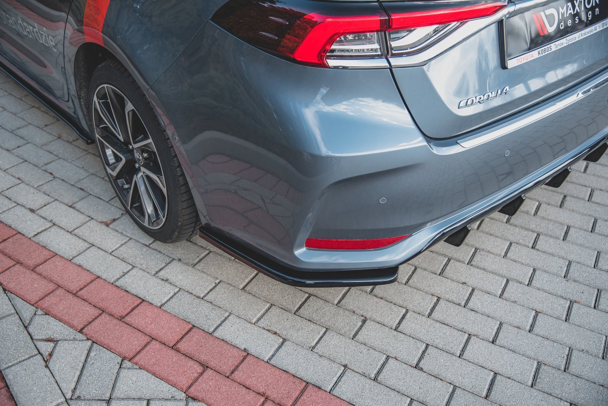 Heck Ansatz Flaps Diffusor für Toyota Corolla XII Limousine schwarz Hochglanz