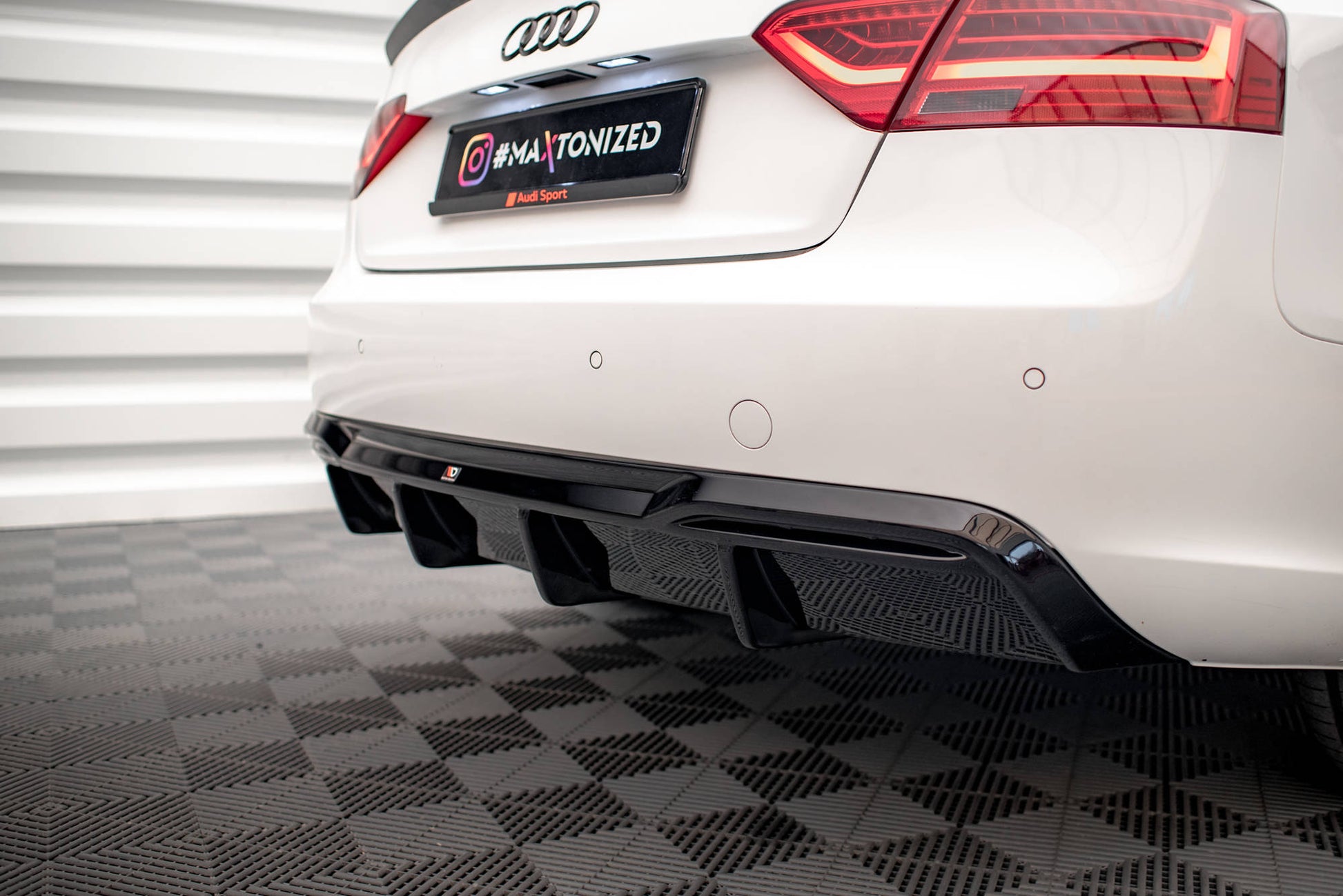 Diffusor Heck Ansatz für Audi A5 8T Facelift (Doppelauspuff li.)