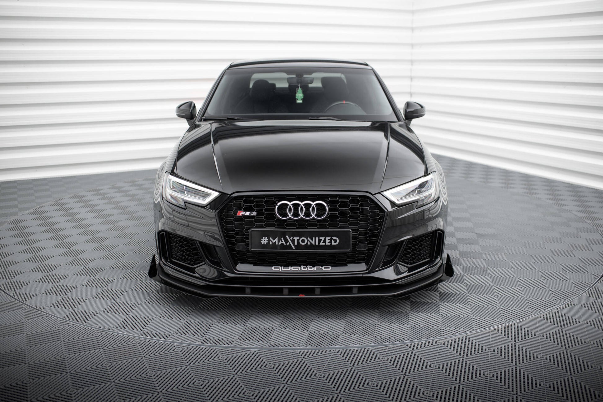 Street Pro Front Ansatz für +Flaps für V.1 + Flaps Audi RS3 Limousine 8V Facelift schwarz Hochglanz