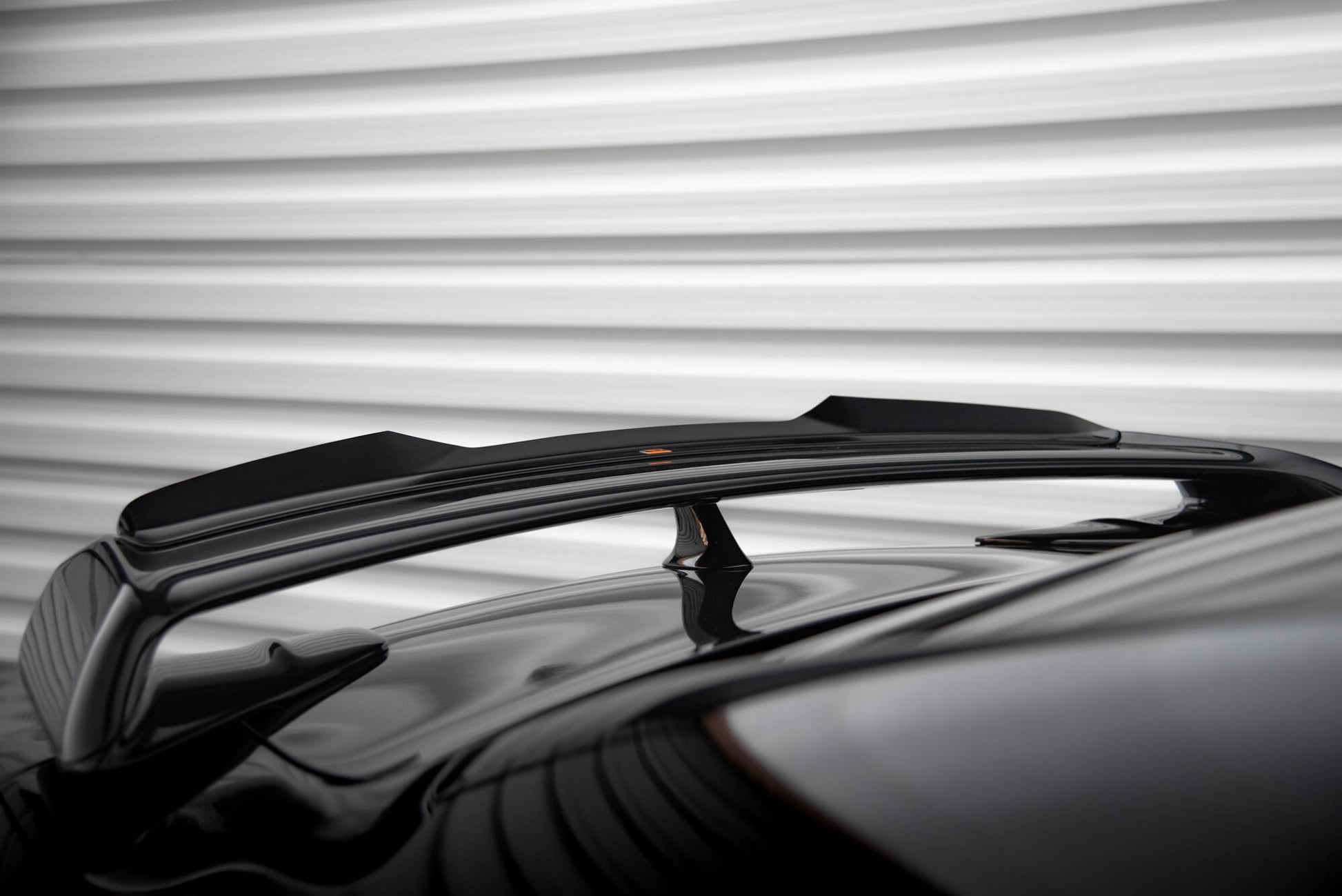 Spoiler CAP für Nissan GTR R35 Facelift schwarz Hochglanz