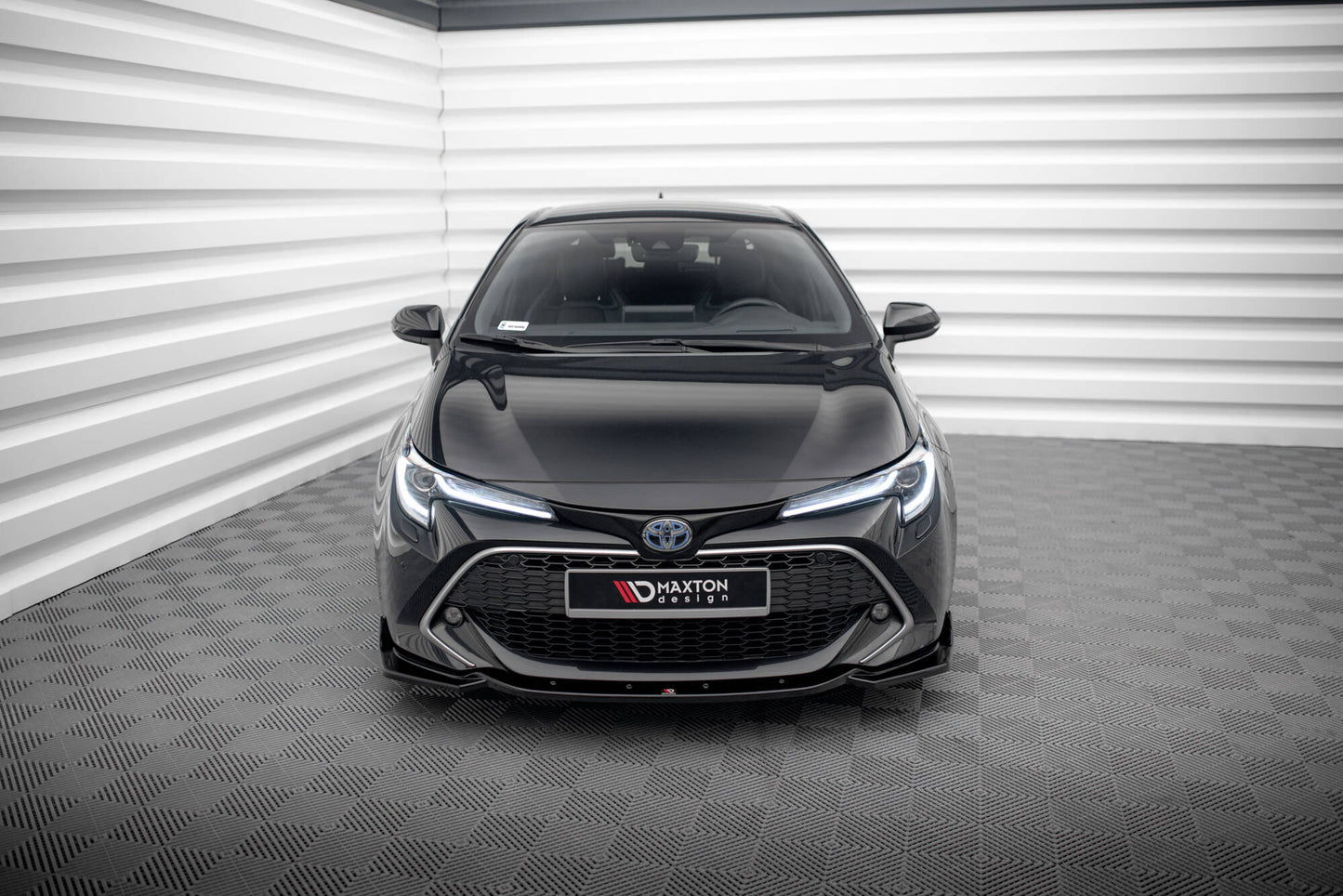 Front Ansatz V.2 für Toyota Corolla XII Touring Sports/ Hatchback schwarz Hochglanz