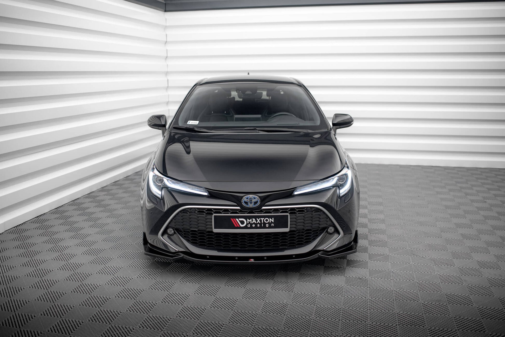 Front Ansatz V.2 für Toyota Corolla XII Touring Sports/ Hatchback schwarz Hochglanz