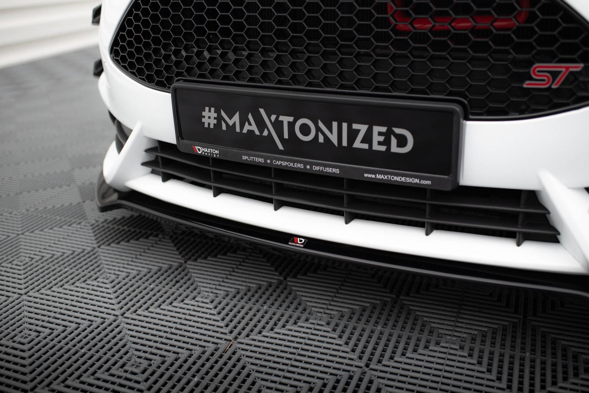 Front Ansatz V.5 für Ford Fiesta ST Mk7 Facelift schwarz Hochglanz