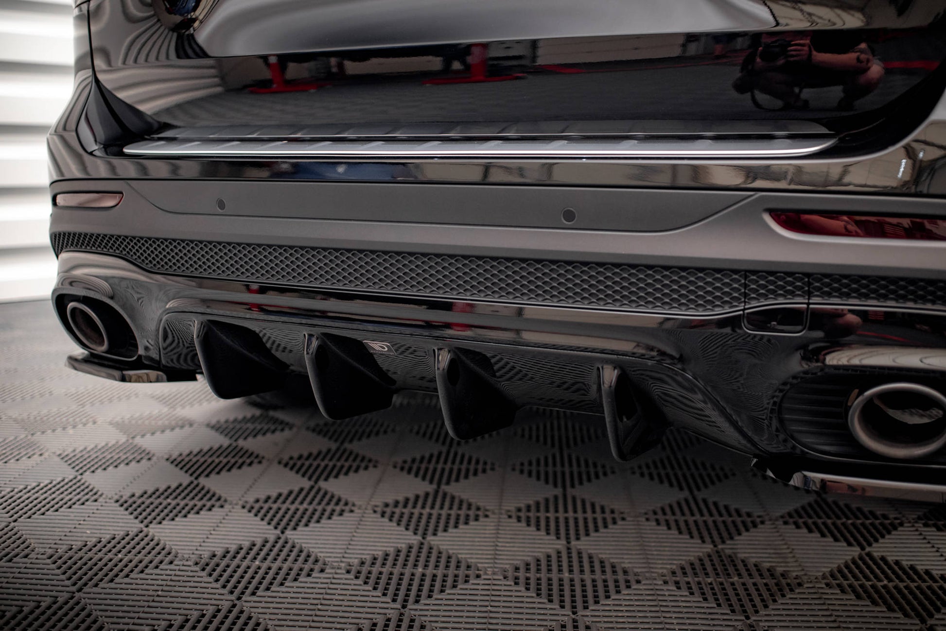 Diffusor Heck Ansatz für Mercedes-AMG GLB 35 X247 schwarz Hochglanz