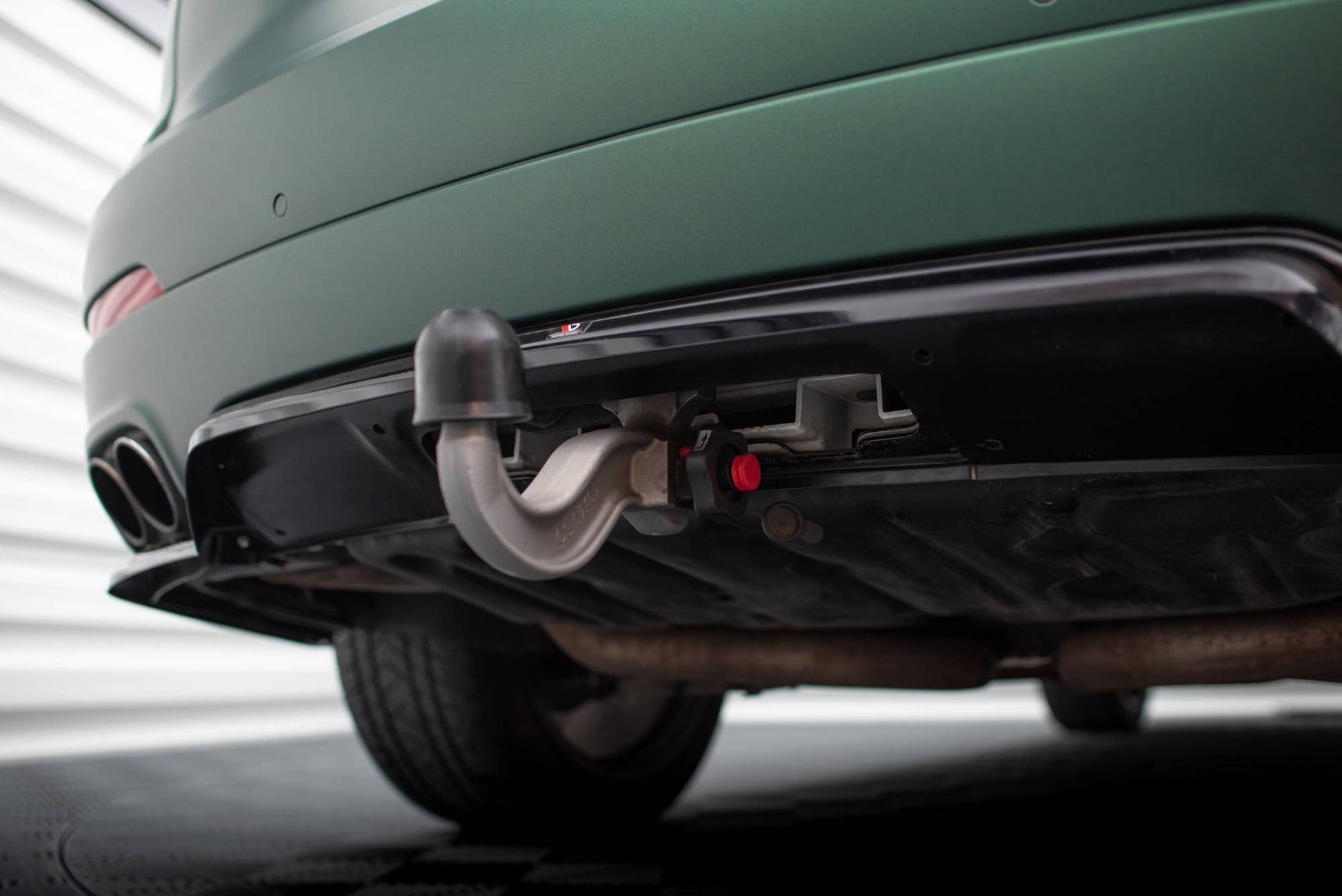 Mittlerer Cup Diffusor DTM Look Heck Ansatz für Maserati Levante Mk1 schwarz Hochglanz