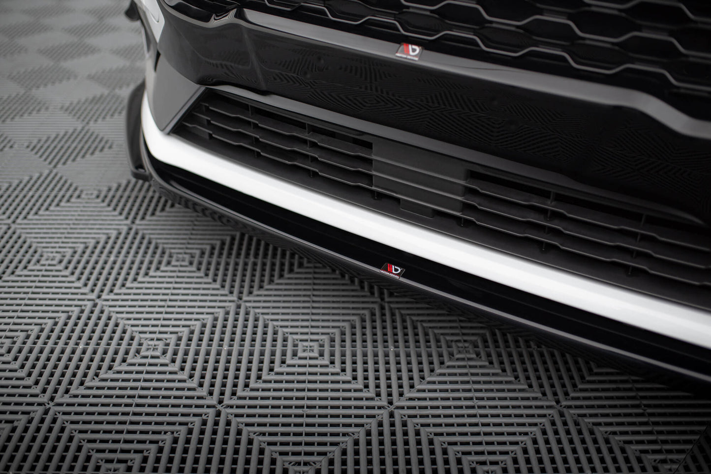 Front Ansatz V.4 für Ford Fiesta Mk8 ST / ST-Line schwarz Hochglanz