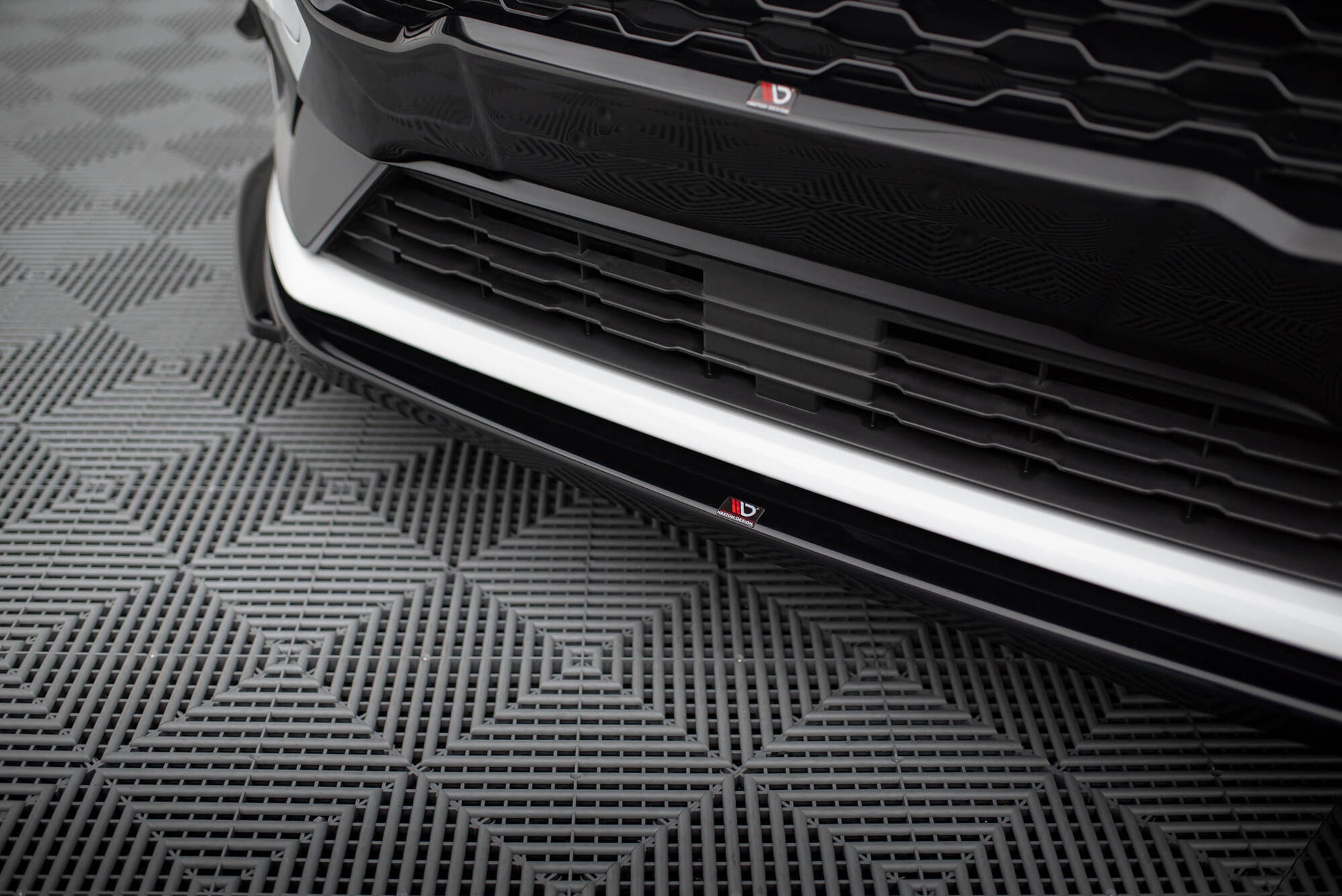 Front Ansatz V.4 für Ford Fiesta Mk8 ST / ST-Line schwarz Hochglanz