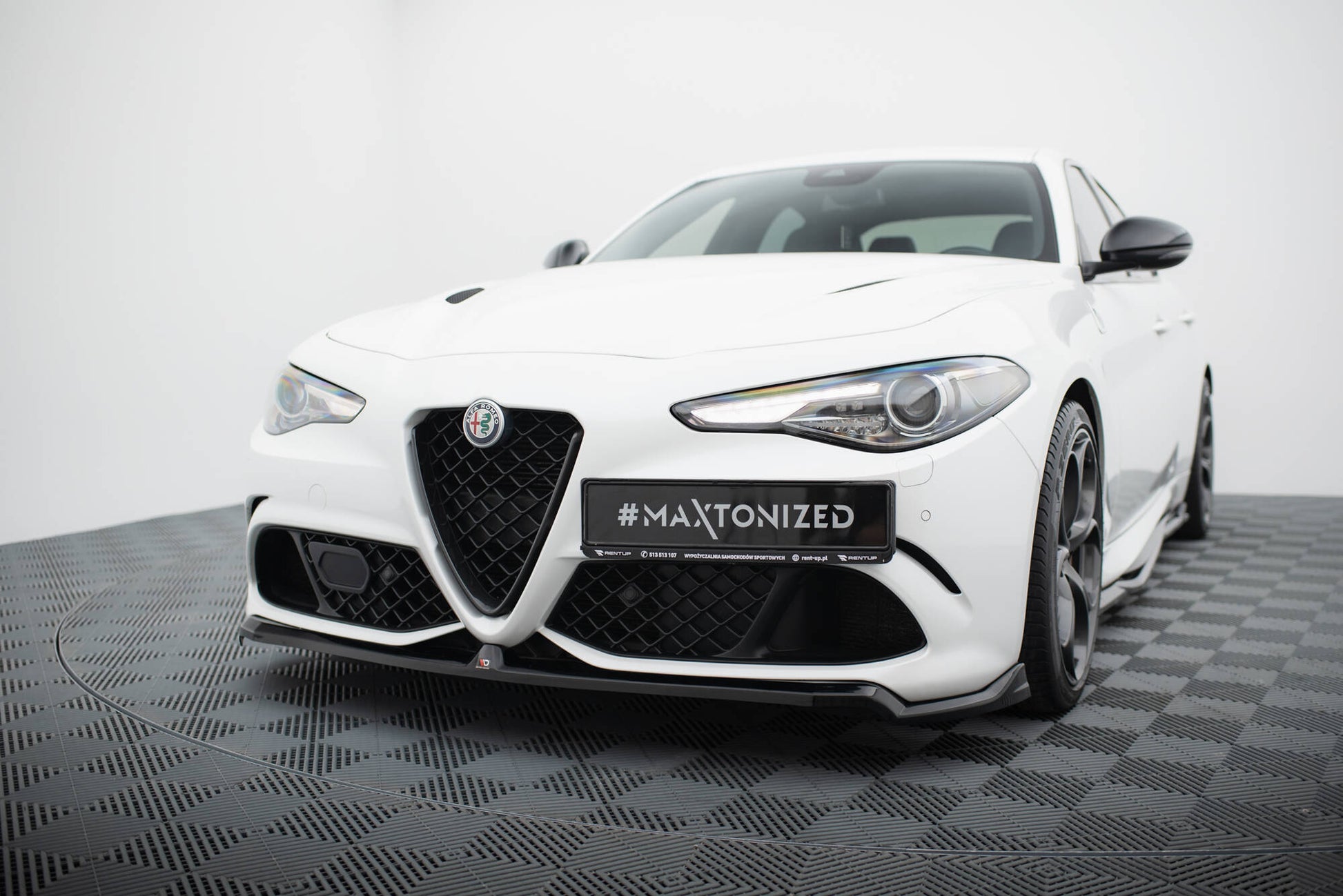 Front Ansatz für Alfa Romeo Giulia Quadrifoglio schwarz Hochglanz