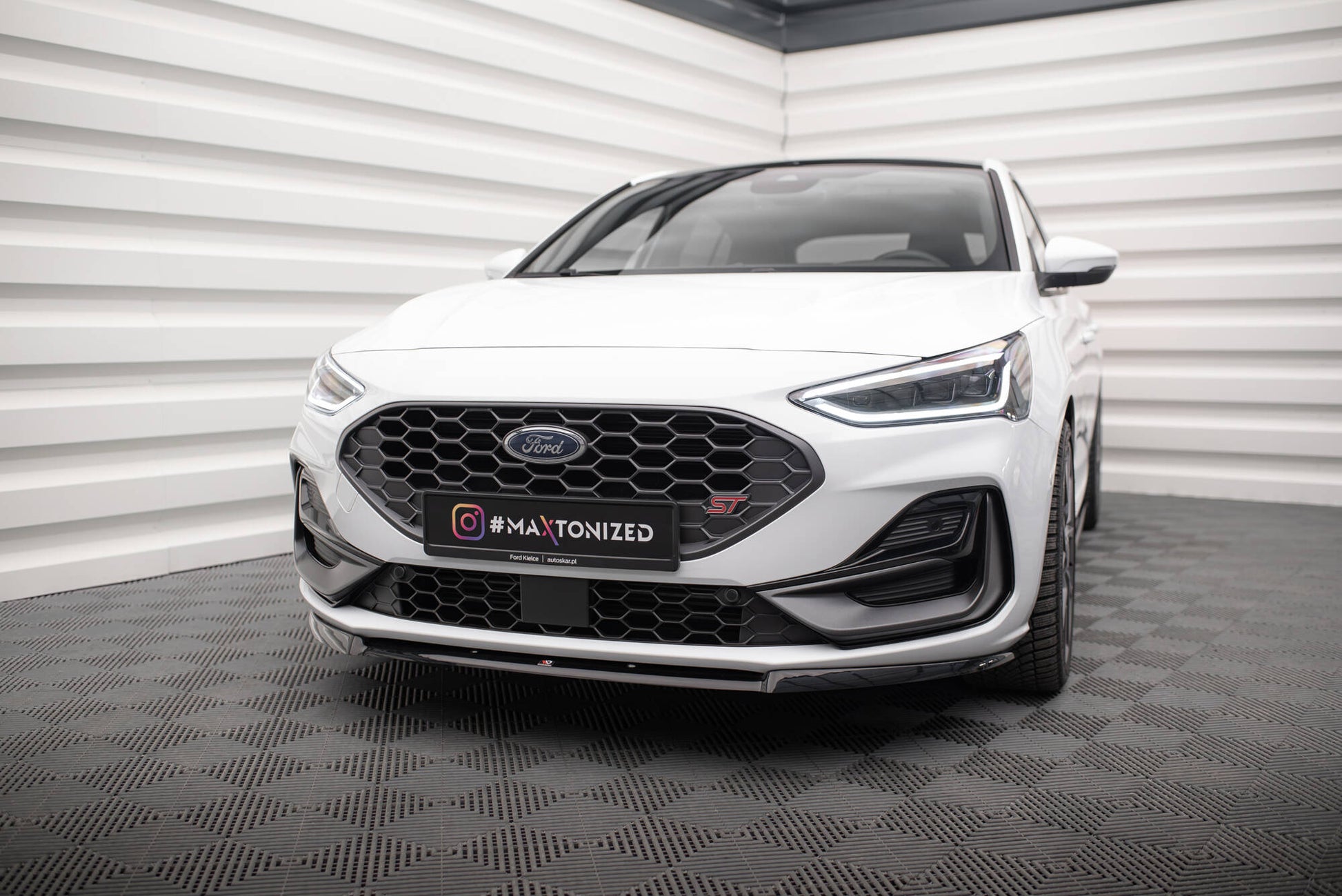 Front Ansatz V.2 für Ford Focus ST / ST-Line Mk4 Facelift schwarz Hochglanz