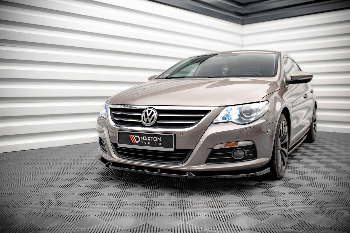 Front Ansatz V.3 für VW Passat CC schwarz Hochglanz