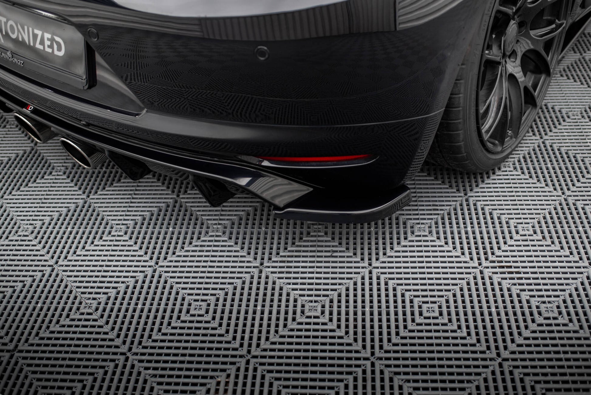 Heck Ansatz Flaps Diffusor V.2 für VW Scirocco Mk3  schwarz Hochglanz