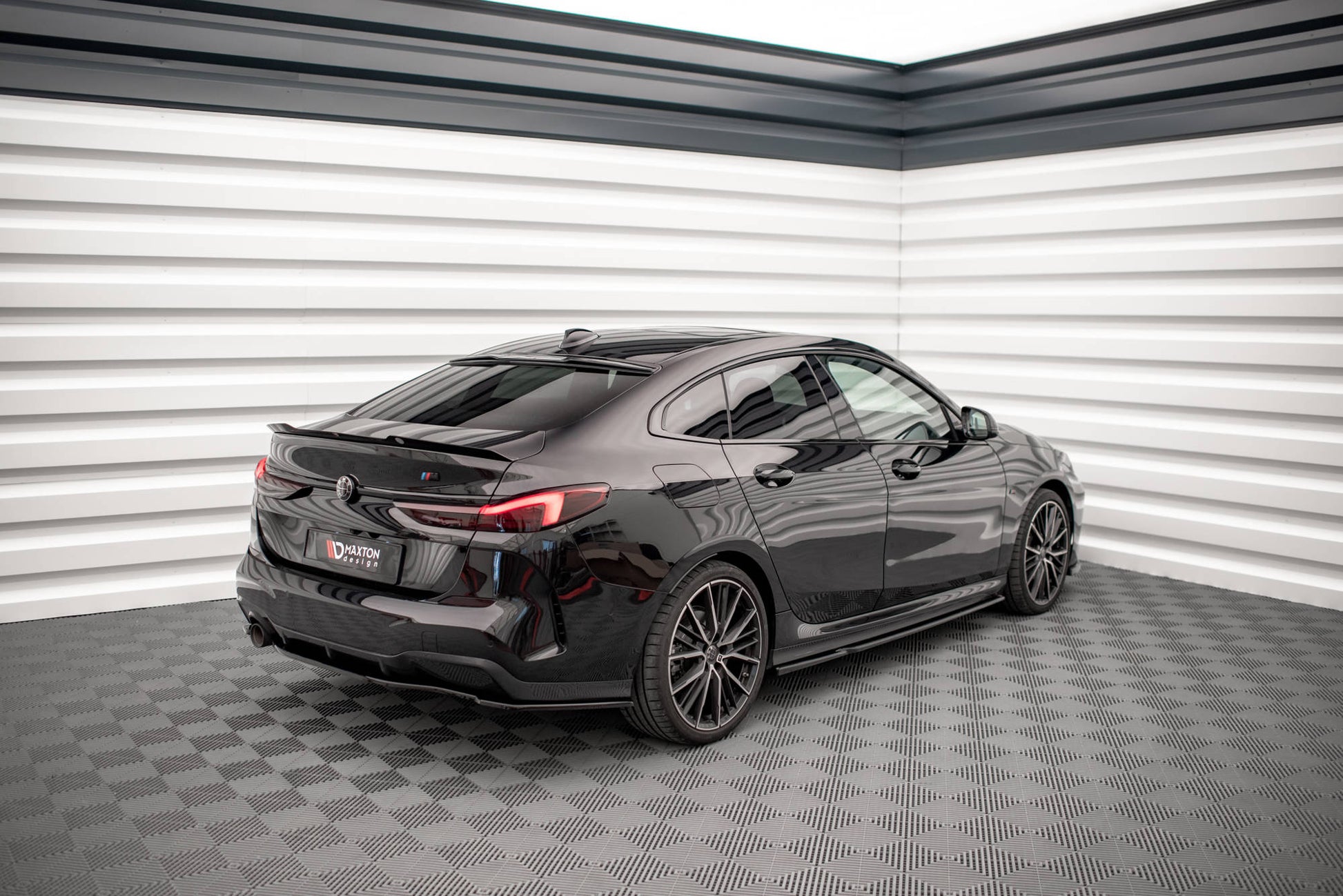 Heck Ansatz Flaps Diffusor für BMW 2 Gran Coupe M-Paket F44 schwarz Hochglanz