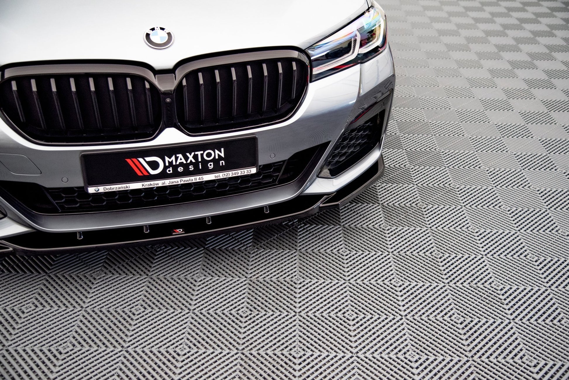Front Ansatz V.2 für BMW 5er M-Paket / M550i / M550d G30 Facelift  schwarz Hochglanz