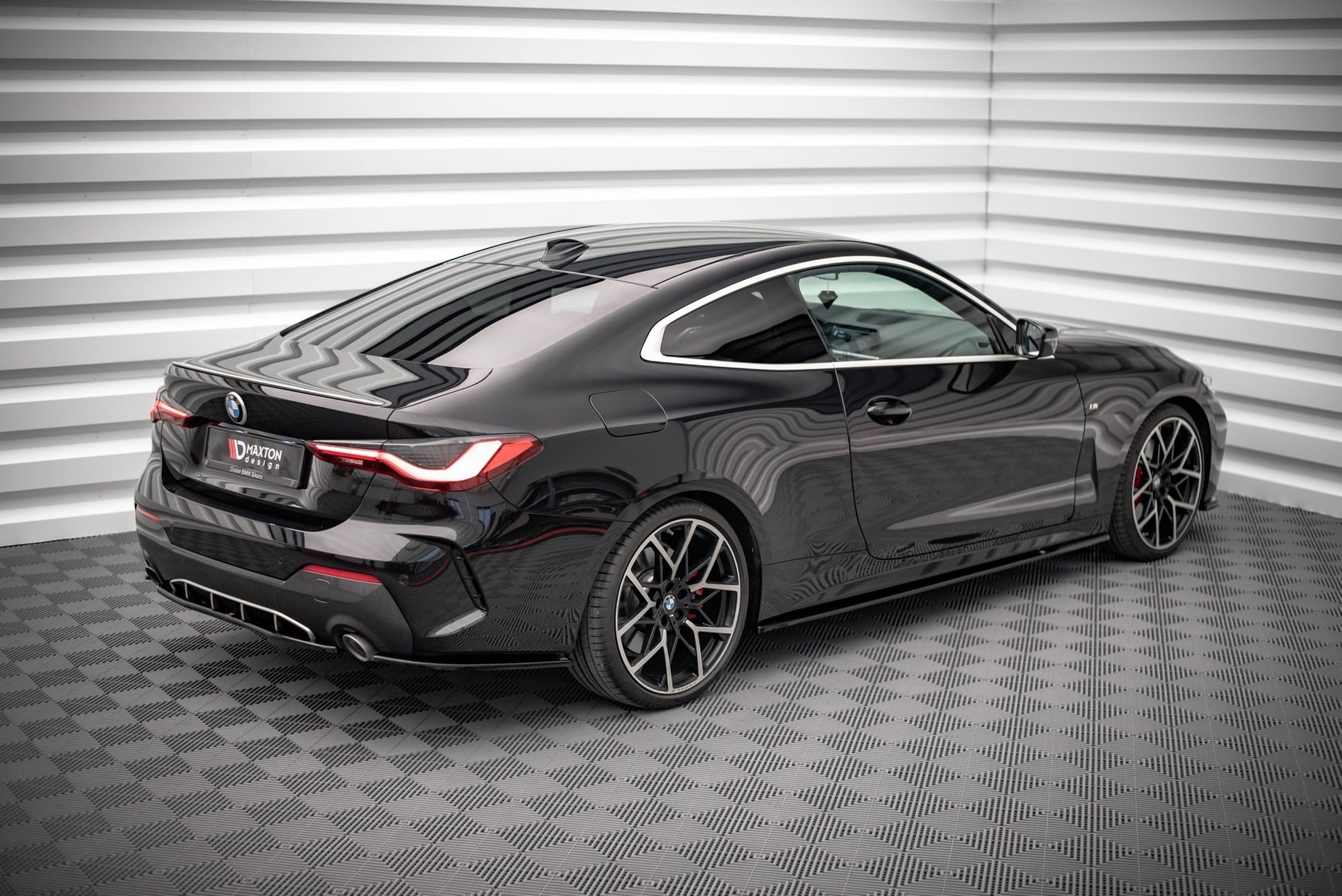 Heck Ansatz Flaps Diffusor V.1 für BMW 4er M-Paket G22 / G23 / G22 Facelift / G23 Facelift schwarz Hochglanz