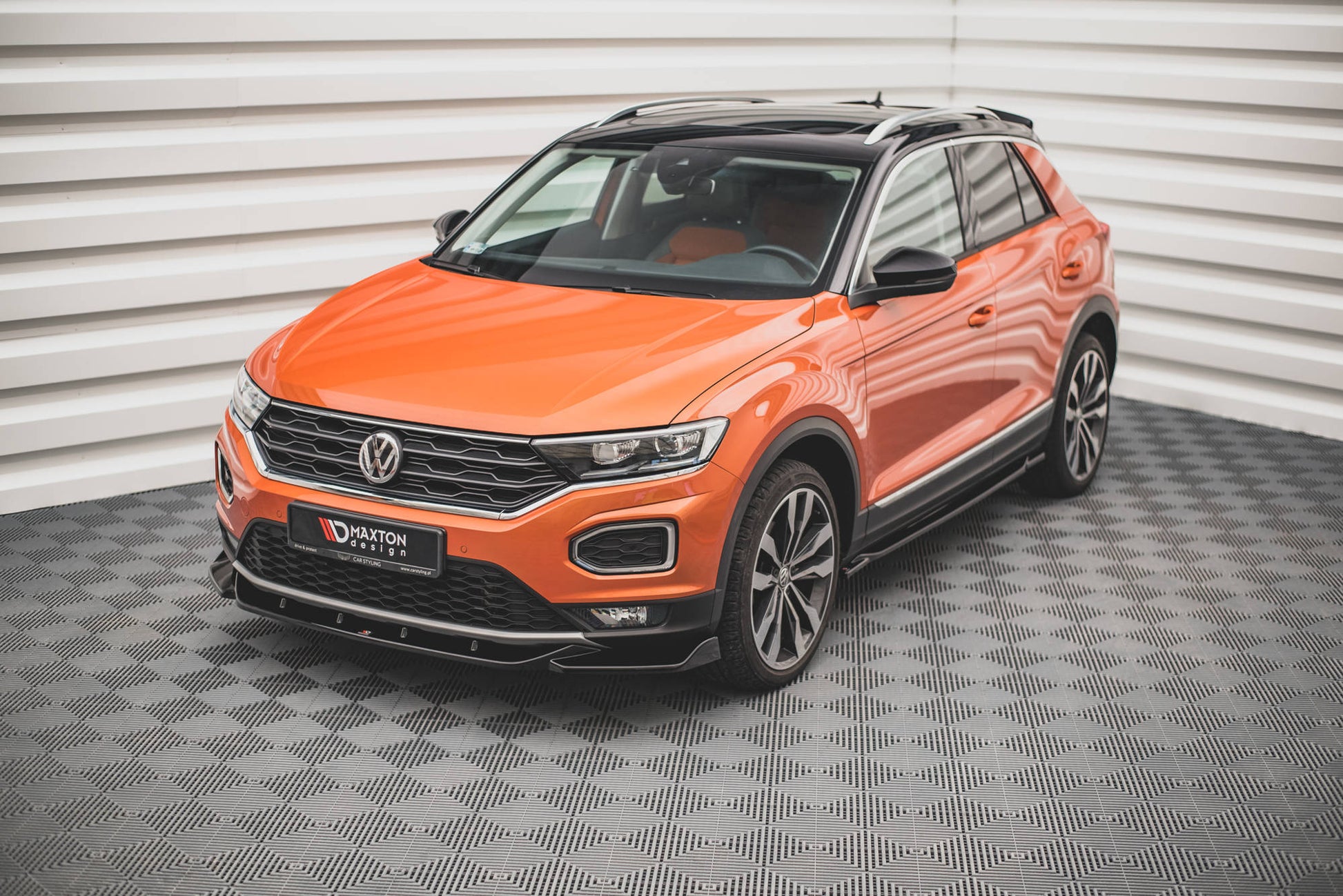 Front Ansatz V.1 für VW T-Roc Mk1 schwarz Hochglanz
