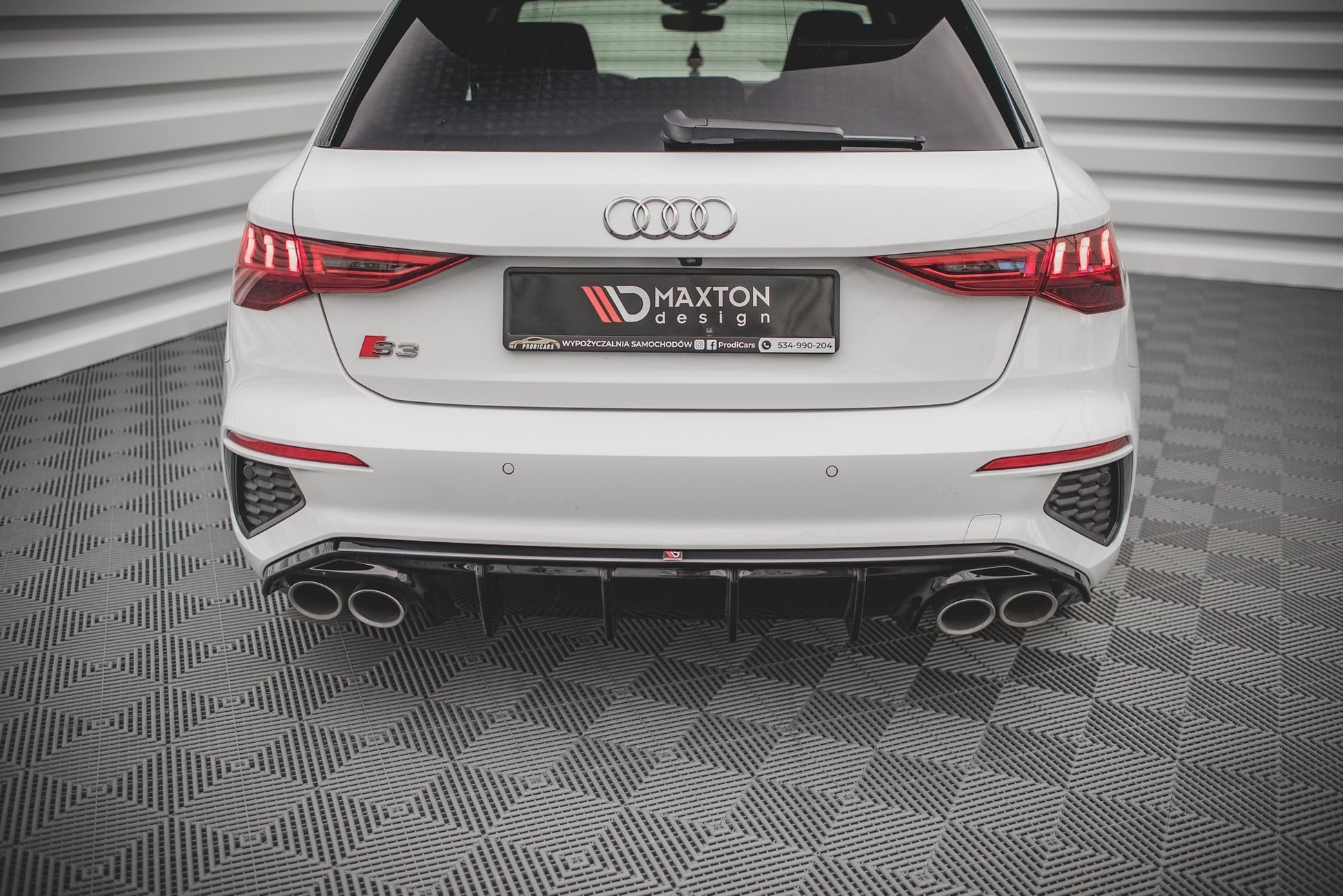Diffusor Heck Ansatz für Audi S3 Sportback 8Y schwarz Hochglanz