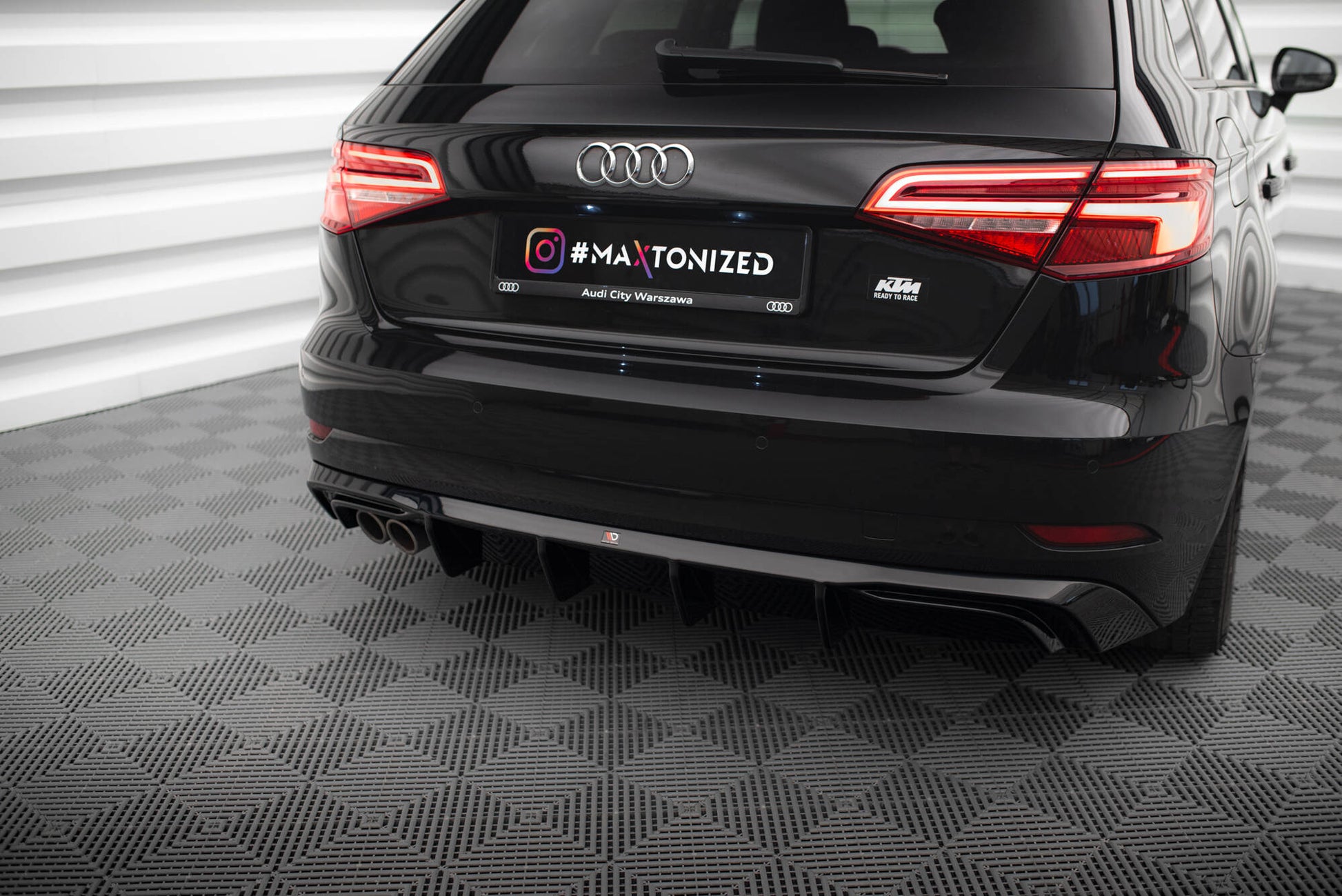Diffusor Heck Ansatz für Audi A3 Sportback 8V Facelift (Doppelauspuff li.)