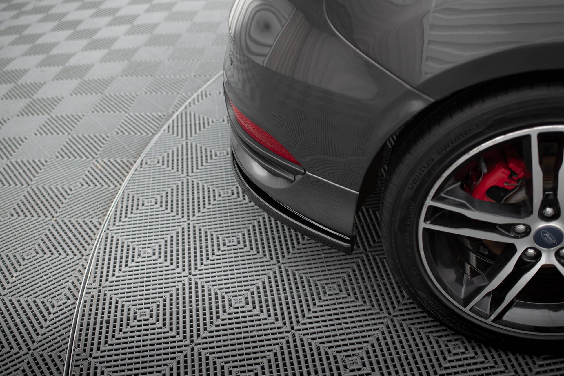 Heck Ansatz Flaps Diffusor für Ford Focus ST Mk3 FL schwarz Hochglanz