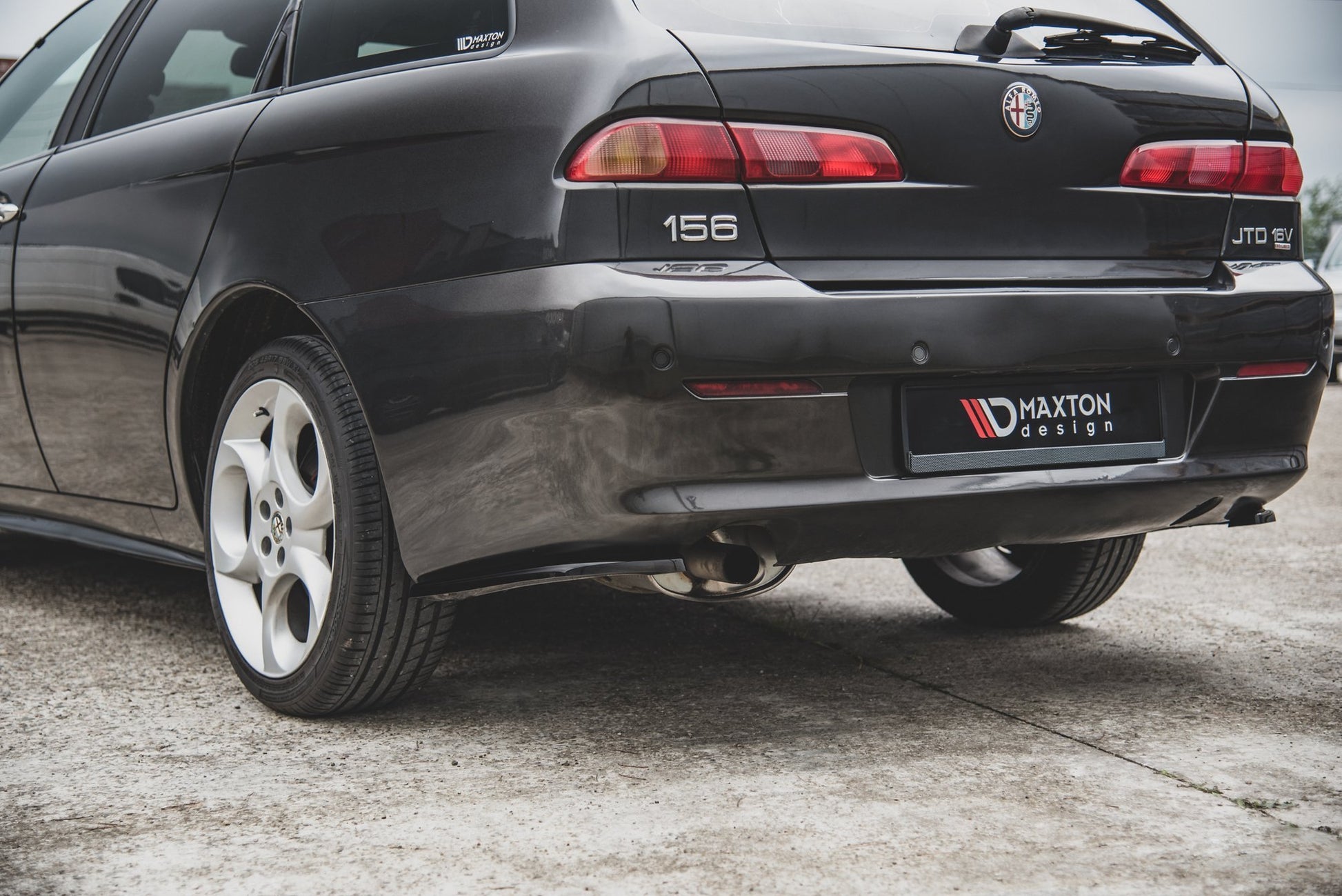 Heck Ansatz Flaps Diffusor für Alfa Romeo 156 SW Facelift schwarz Hochglanz