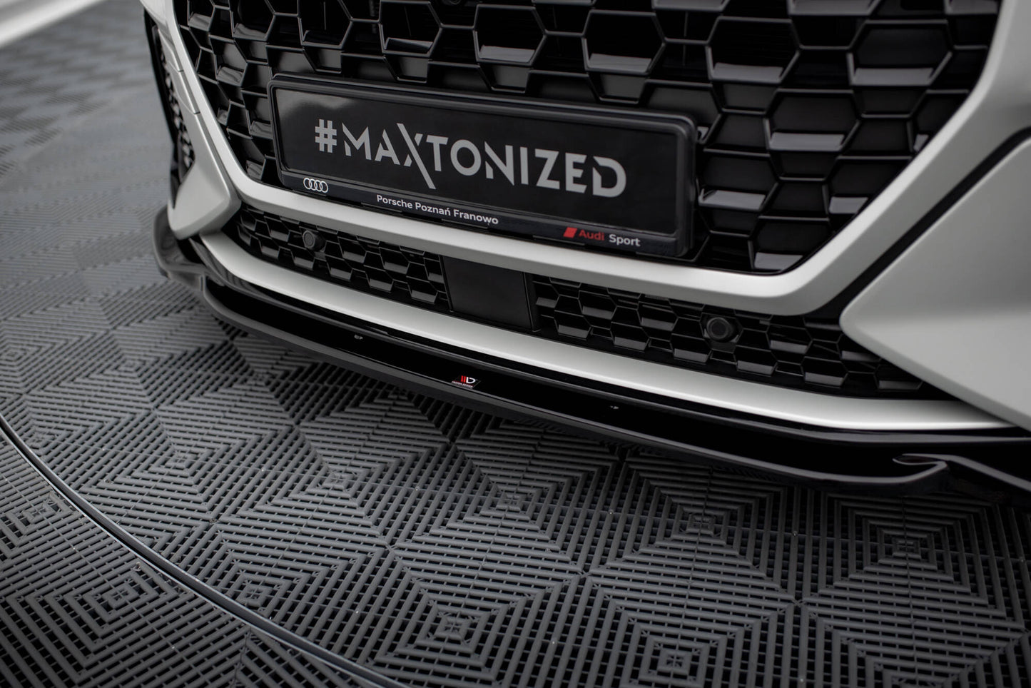 Front Ansatz V.1 für Audi RSQ3 F3 schwarz Hochglanz