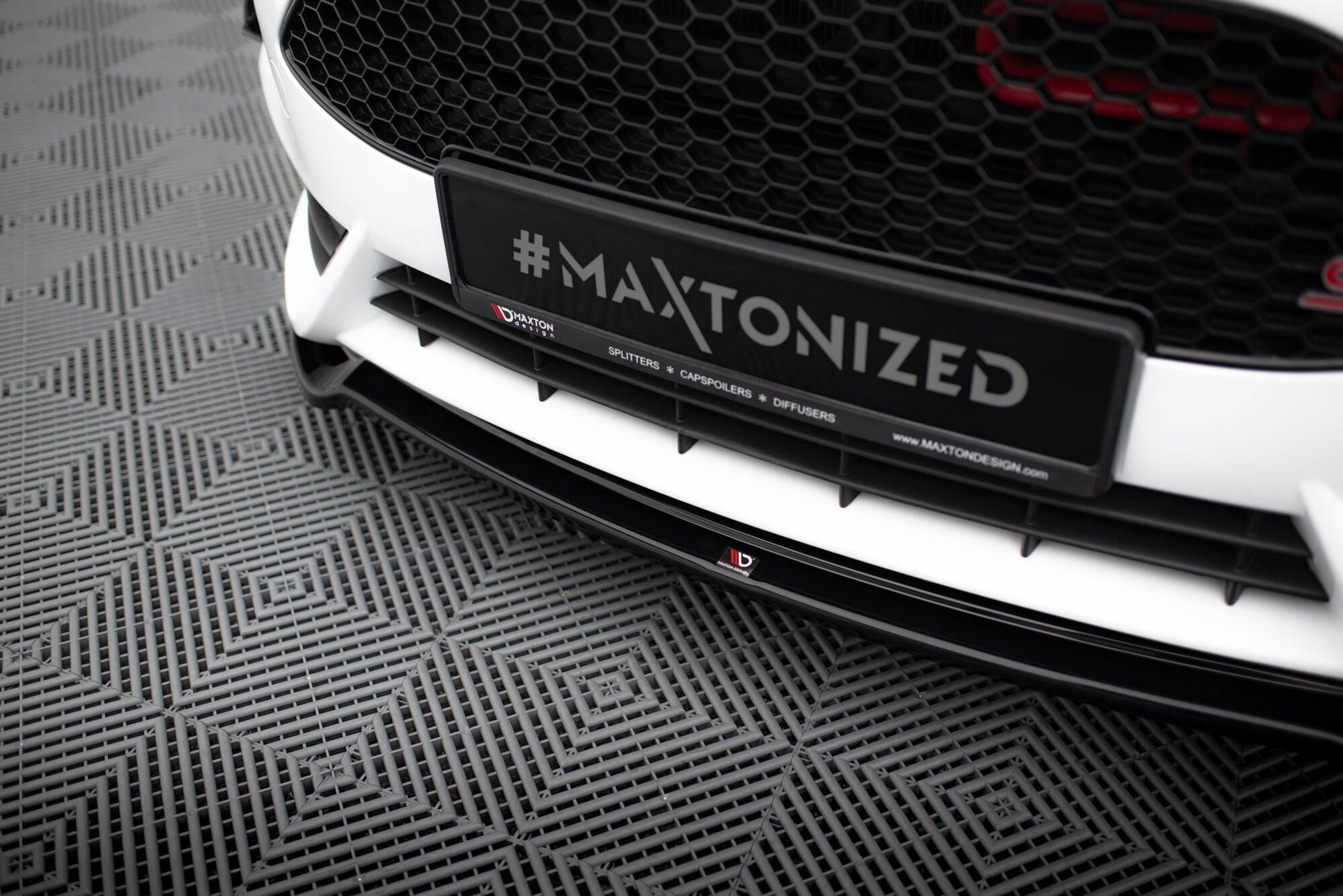 Front Ansatz V.3 für Ford Fiesta ST Mk7 FL schwarz Hochglanz
