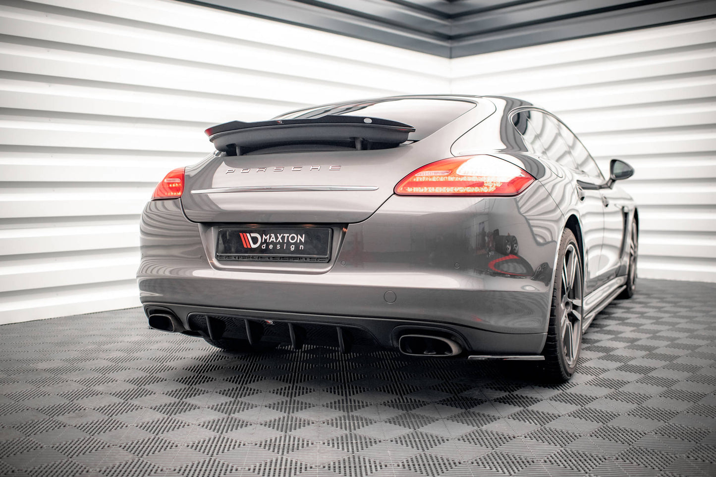 Diffusor Heck Ansatz für Porsche Panamera / Panamera Diesel 970 schwarz Hochglanz