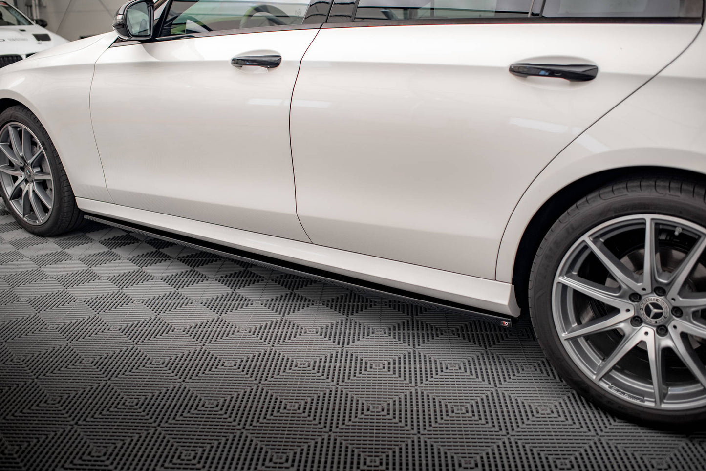 Seitenschweller Ansatz für Mercedes-Benz E AMG-Line W213 Facelift schwarz Hochglanz