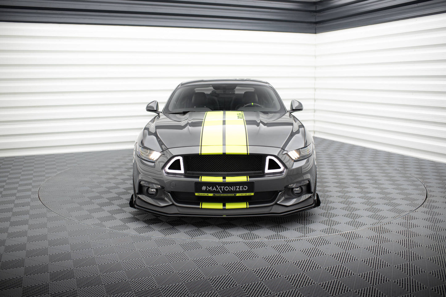 Street Pro Front Ansatz + Flaps für Ford Mustang GT Mk6  schwarz Hochglanz