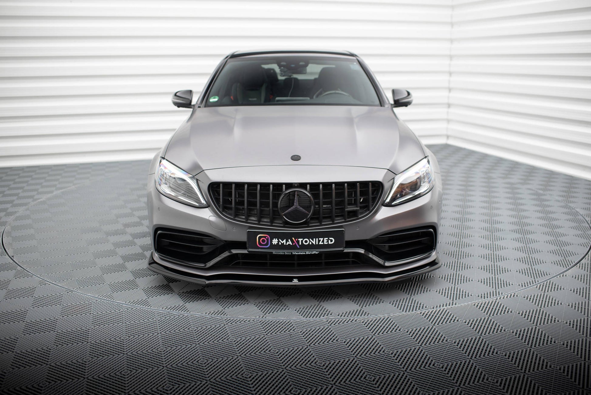 Front Ansatz V.1 für Mercedes-AMG C63 Limousine / Kombi W205 Facelift schwarz Hochglanz