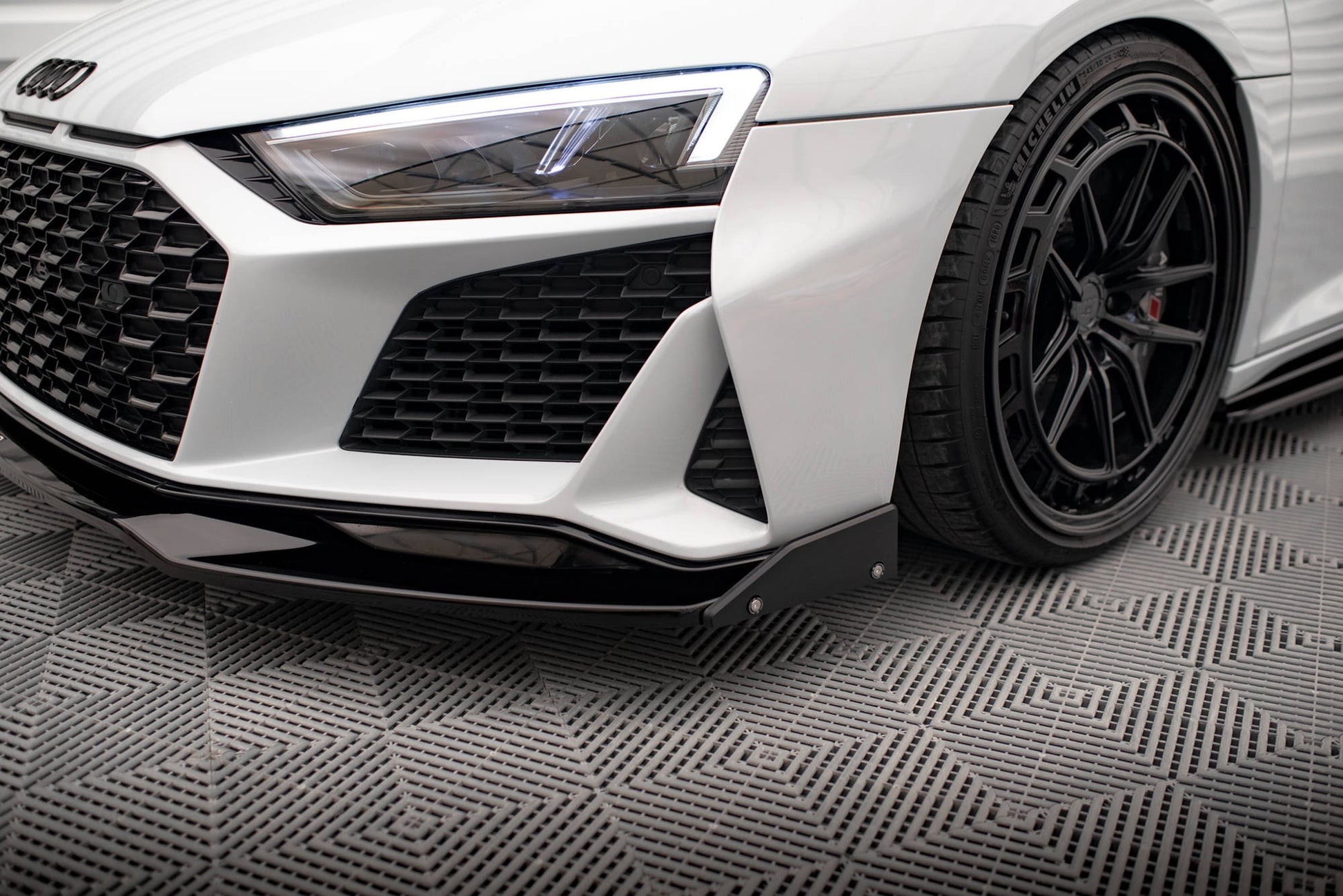 Front Ansatz V.3 + Flaps für Audi R8 Mk2 Facelift