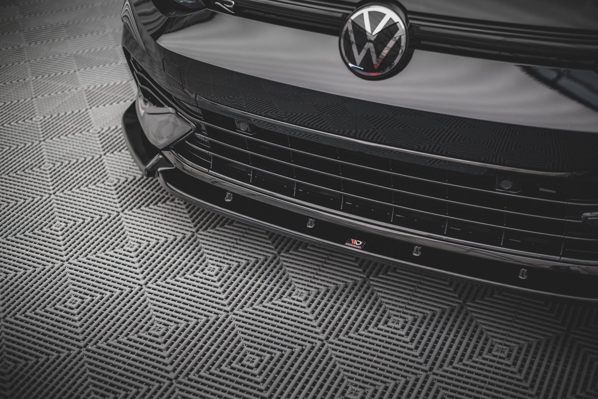 Front Ansatz V.2 für VW Golf R Mk8 schwarz Hochglanz
