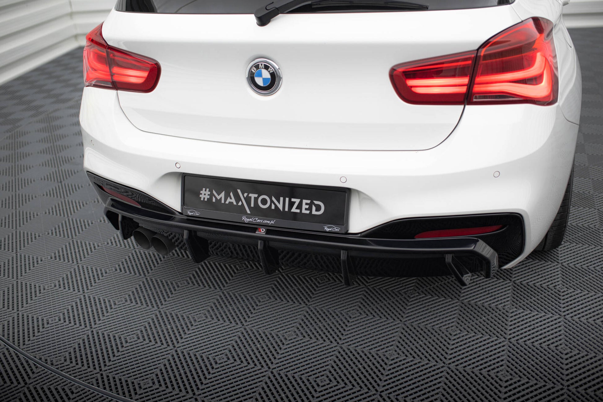 Diffusor Heck Ansatz V.3 für BMW 1er M-Paket F20 Facelift (Doppelauspuff li.)
