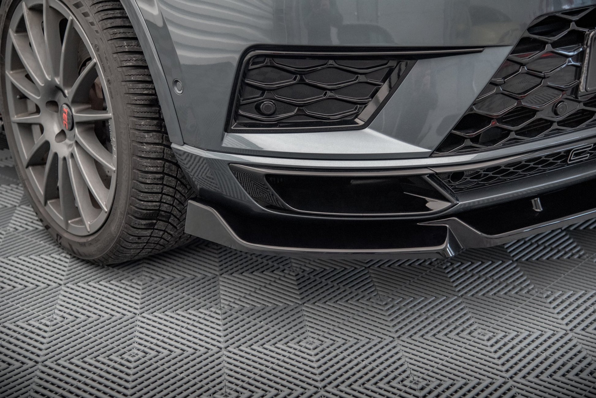Front Ansatz V.1 für Cupra Ateca Mk1 schwarz Hochglanz