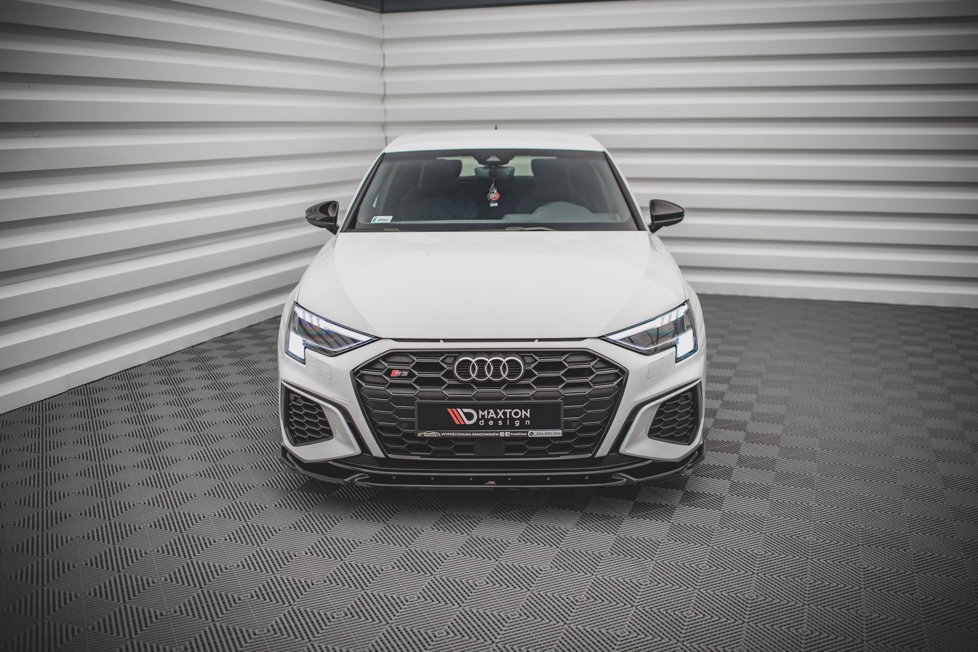 Front Ansatz V.3 für Audi S3 / A3 S-Line 8Y schwarz Hochglanz