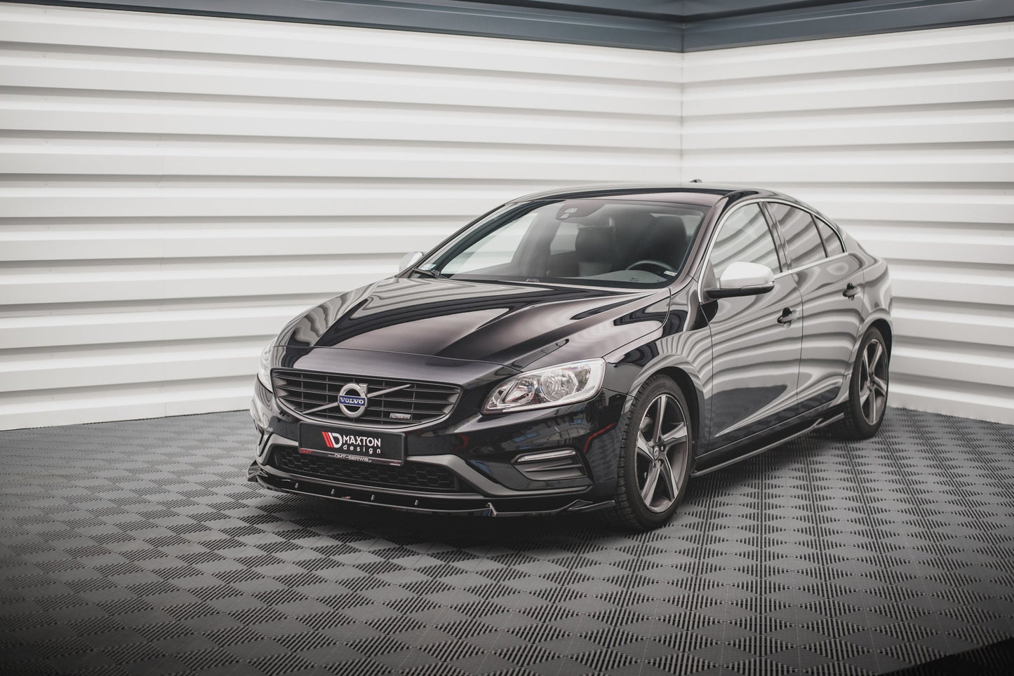 Front Ansatz V.1 für Volvo S60 R-Design Mk2 Facelift schwarz Hochglanz