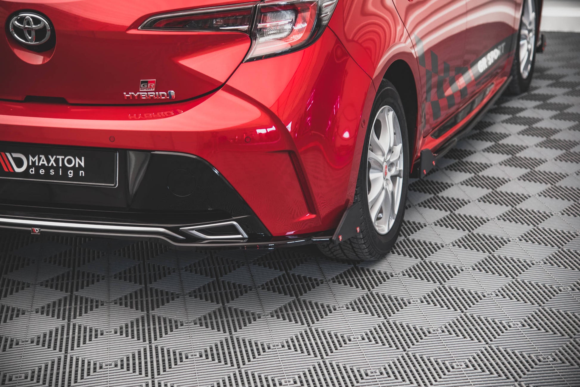 Heckansatz + Flaps  Toyota Corolla GR Sport Hatchback XII