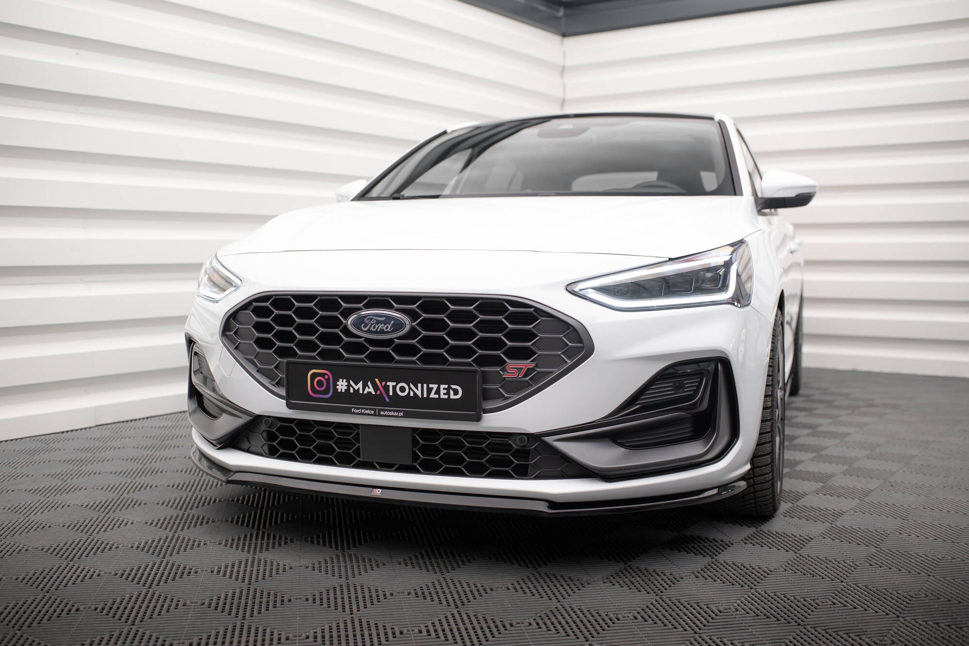 Front Ansatz V.3 für Ford Focus ST / ST-Line Mk4 Facelift schwarz Hochglanz