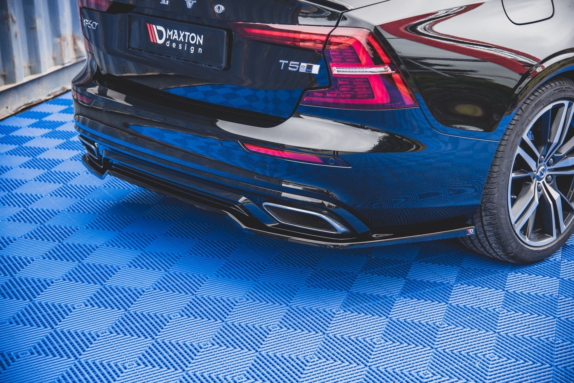 Heckansatz Volvo S60/V60 R-Design Mk3 schwarz Hochglanz