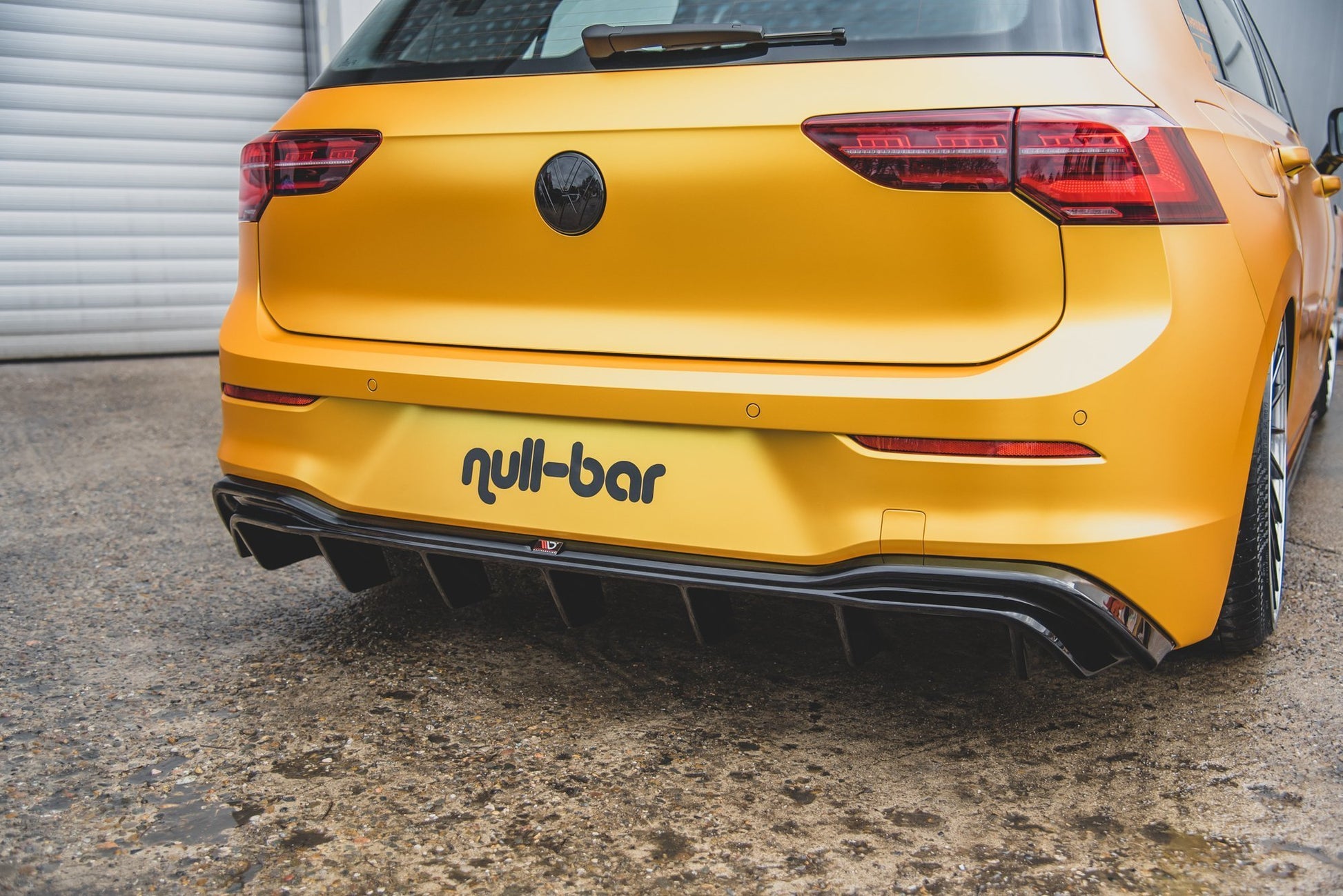 Diffusor Heck Ansatz für VW Golf Mk8 schwarz Hochglanz