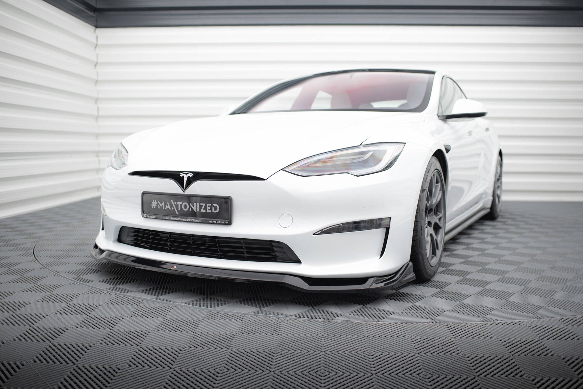 Front Ansatz V.2 für Tesla Model S Plaid Mk1 Facelift schwarz Hochglanz