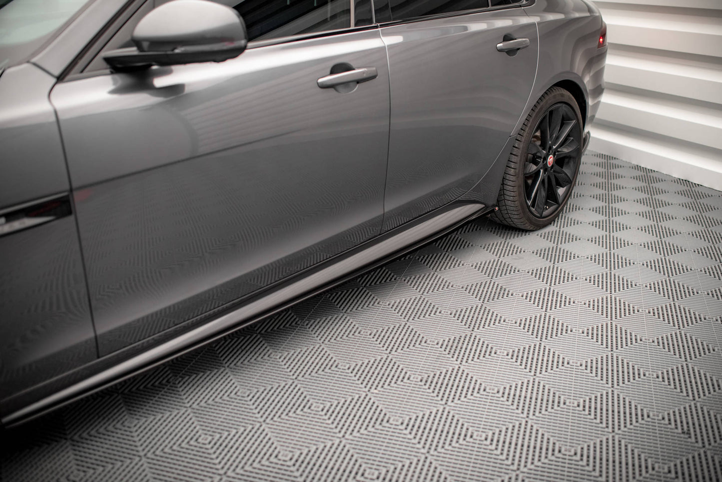 Seitenschweller Ansatz für Jaguar XF R-Sport Mk2 schwarz matt