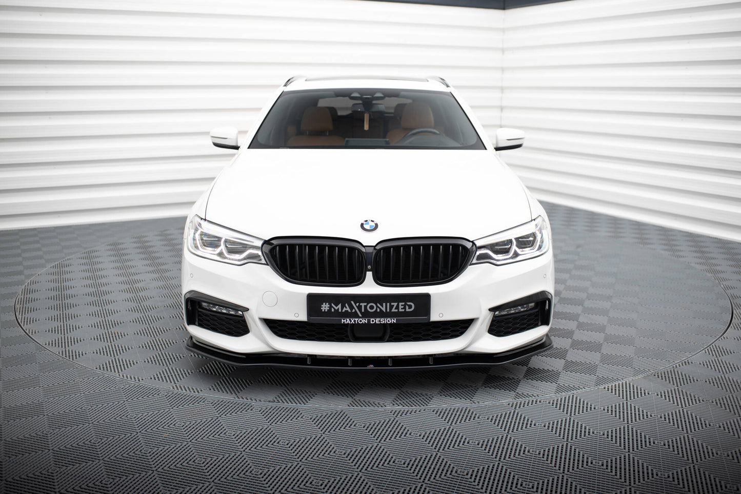 Front Ansatz V.1 für BMW 5er M-Paket / M550d / M550i G30/ G31 M-Paket schwarz Hochglanz
